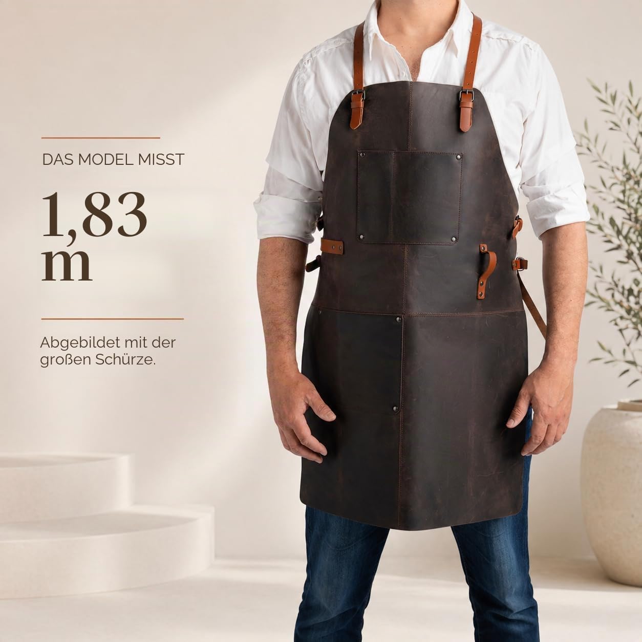 Theodore Lederschürze mit überkreuztem Design für Komfort. Toll als Grillschürze, Kochschürze, Holzbearbeitungsschürze oder Werkstattschürze. Entworfen mit 2 Taschen für Werkzeuge