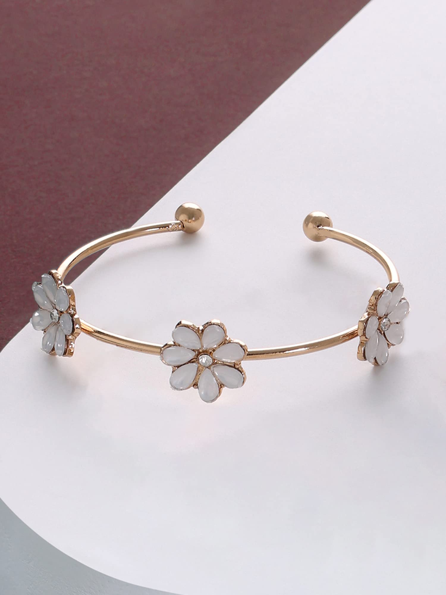 Women's Contemporary Style Flowers Cuff Bracelet