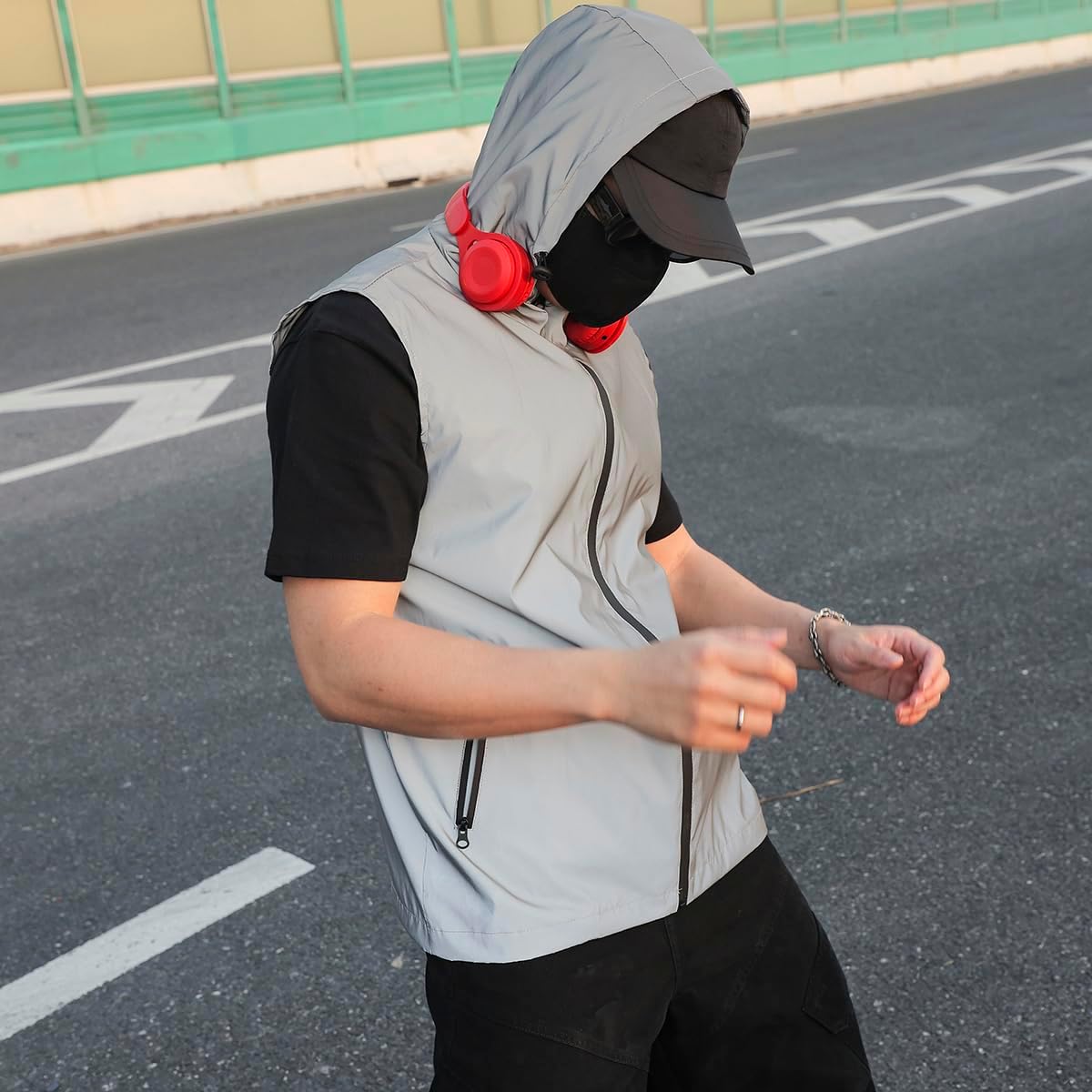 Men's Outdoor Night Running, Cycling, Hiking, Fishing Stage Couple Reflective Hooded Sleeveless Vest Jacket - Image 6