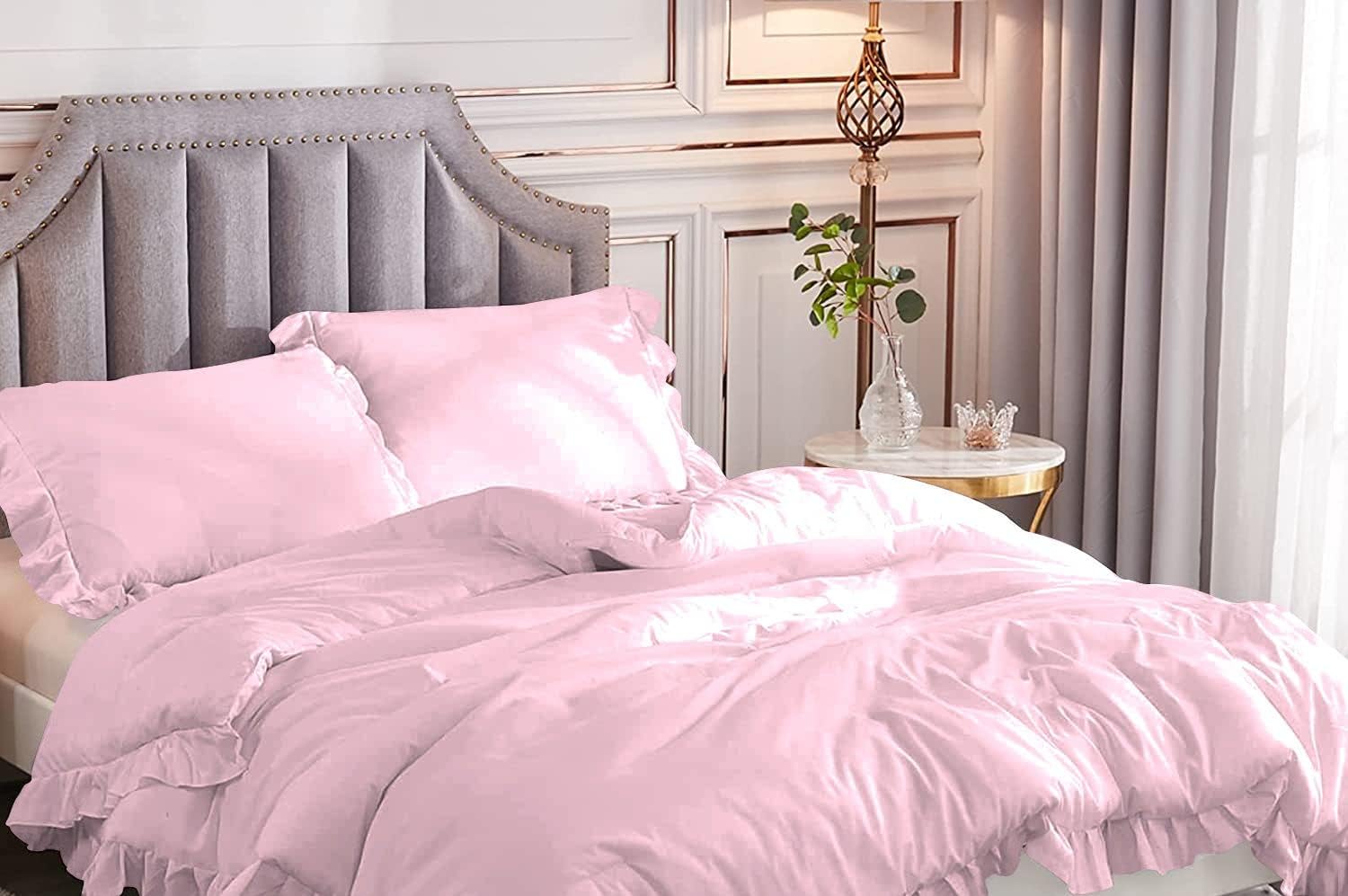 Tony's Textiles 3 Piece Luxury Vintage Ruffle Pattern Comforter Set Premium Super Soft 400 GSM All Season | 1000 Thread Count | 100% Egyptian Cotton - Oversized Super King Size Light Pink Color