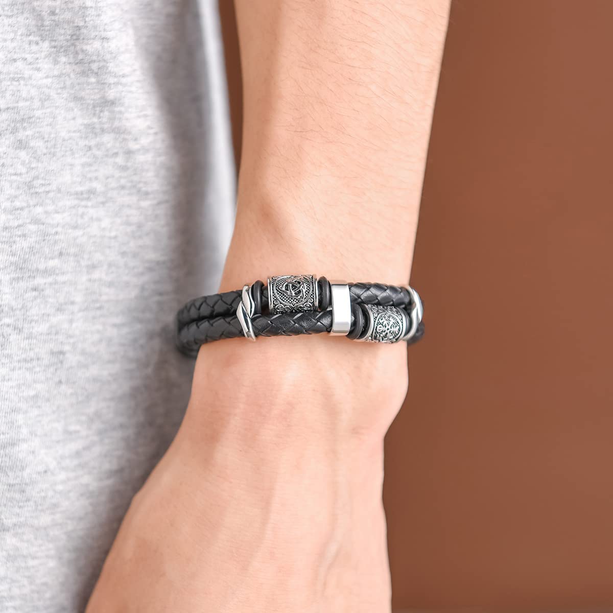 Pulsera De Cuero Casual para Hombres Multicapa Trenzada Brazalete Personalizado, Regalo para Navidad, Cumpleaños, Boda, Aniversario, Día del Padre - Juego De 2,Negro