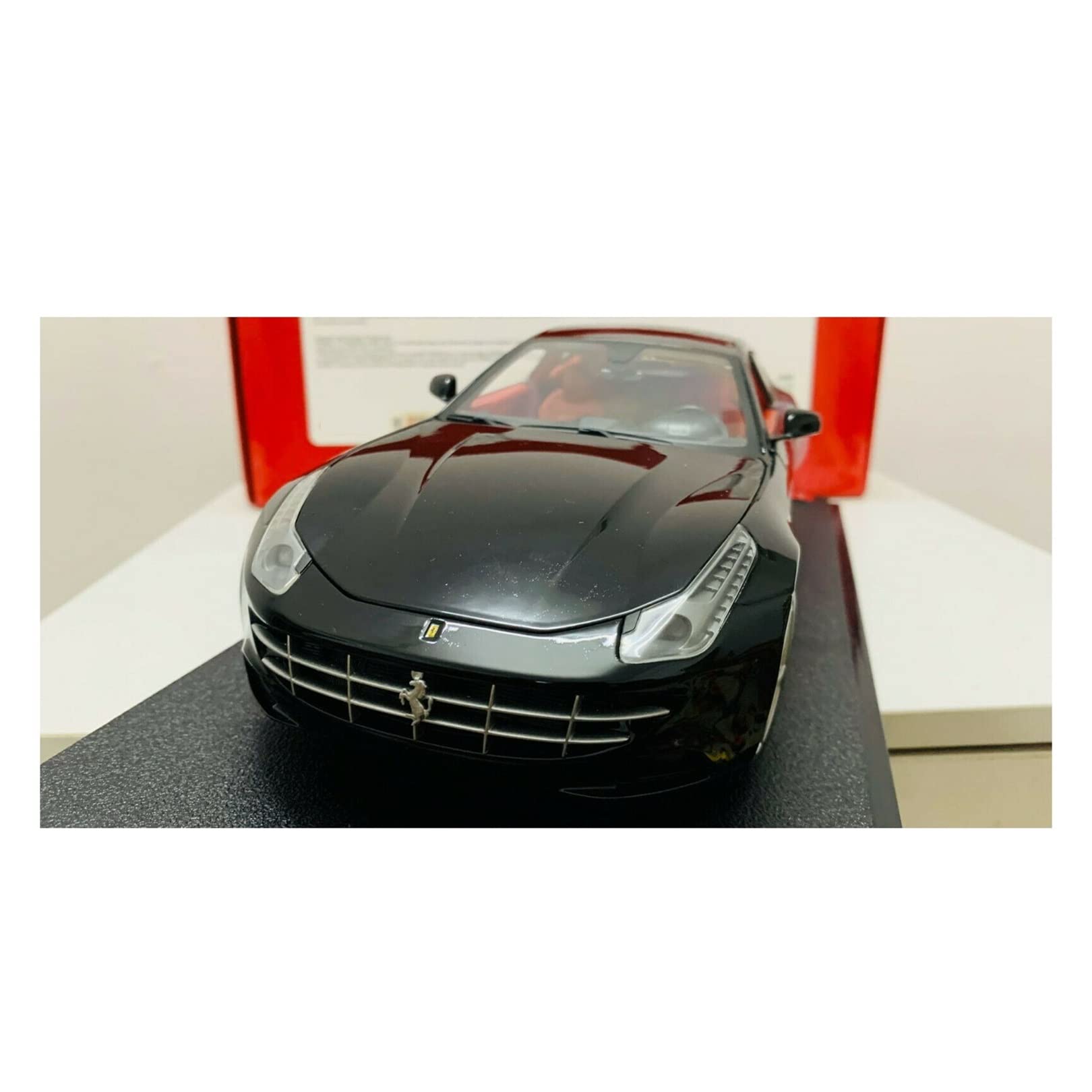 Ferrari FF miniature 1/18 LANUVA en métal pour décoration de bureau et salon