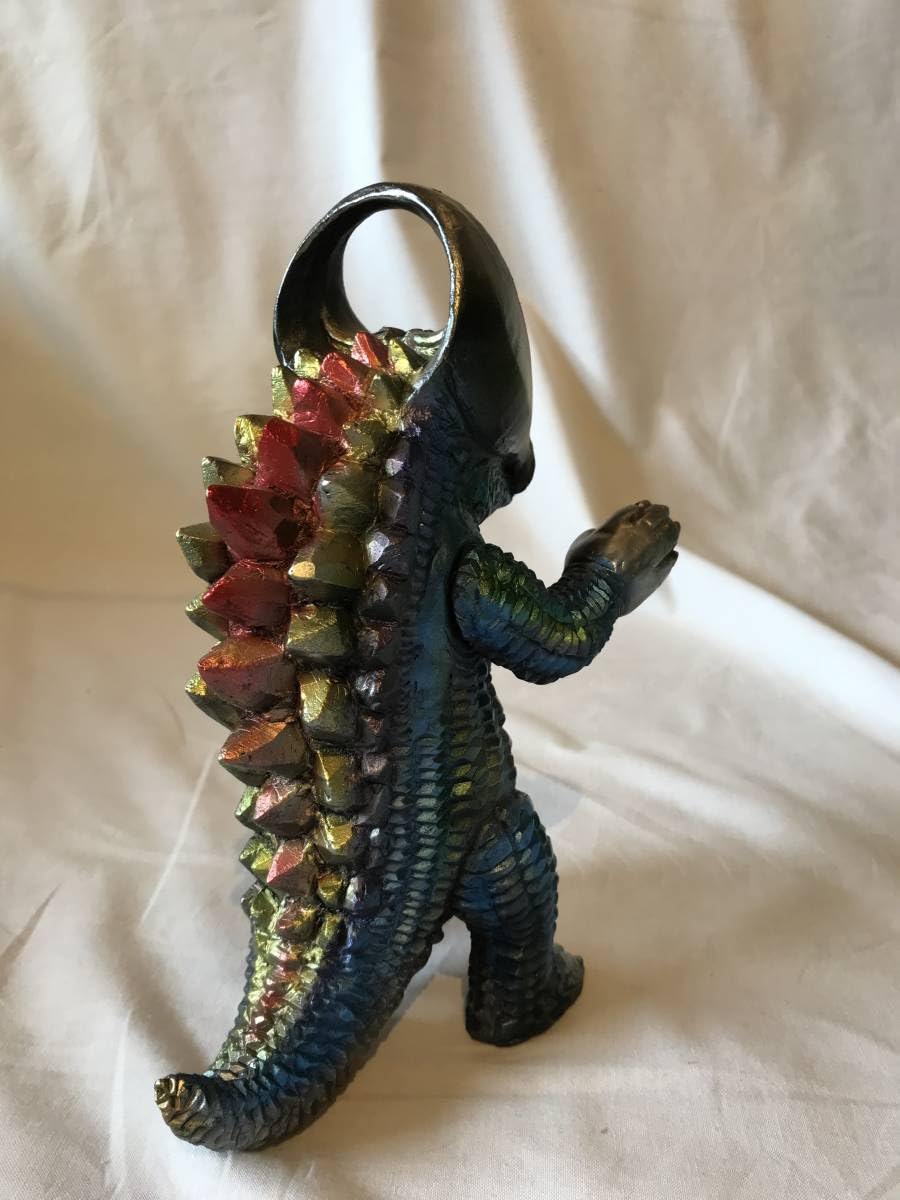 Amazon.co.jp: 宇輪 うりん 成田亨 作品集 ブルマァク ソフビ マルサン