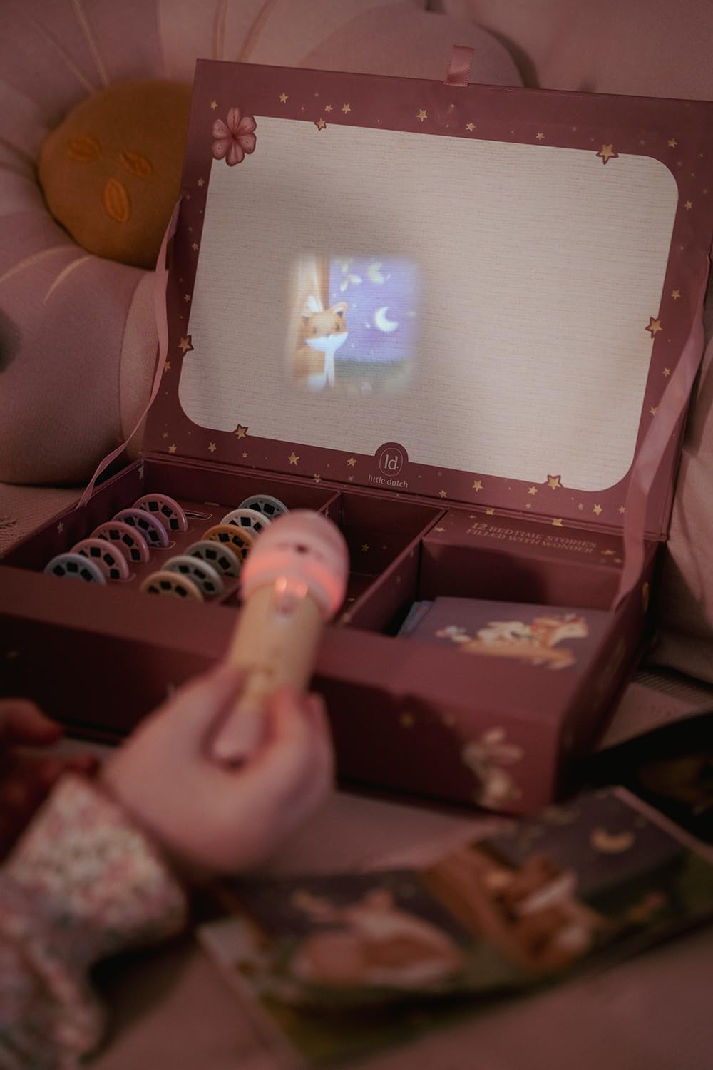 Little Dutch 4780 - Proyector de linterna para niños Cuentos para dormir - Jardín de Hadas