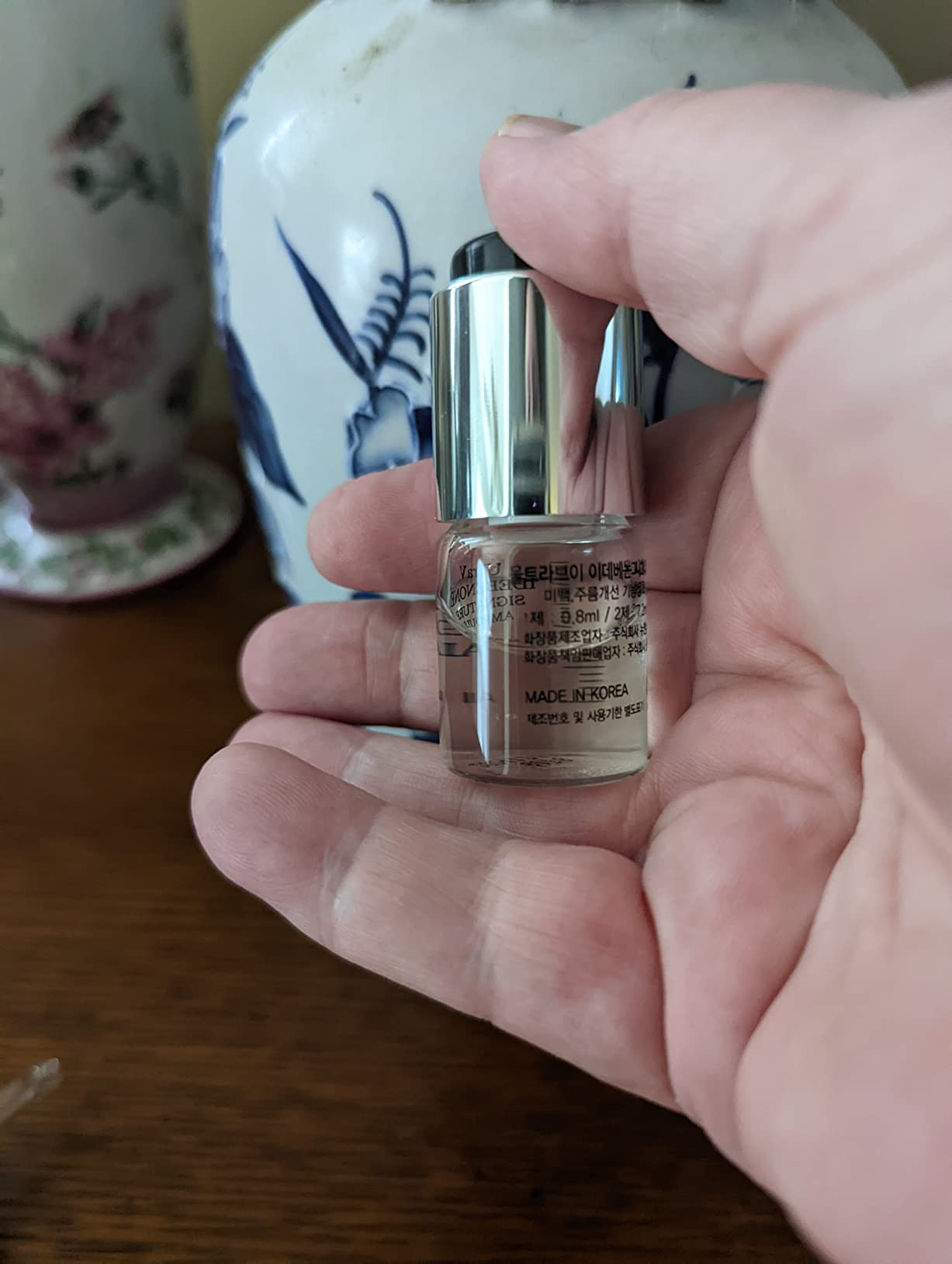 ULTRAV Ultra V Signature Ampoule - Anti Aging Antioxidant Serum – Peptides, Niacinamide, Hyaluronic Acid – Anti Wrinkle, Smoothes, Softens Skin - 0.27 fl.oz 4 Packs 12,000ppm
