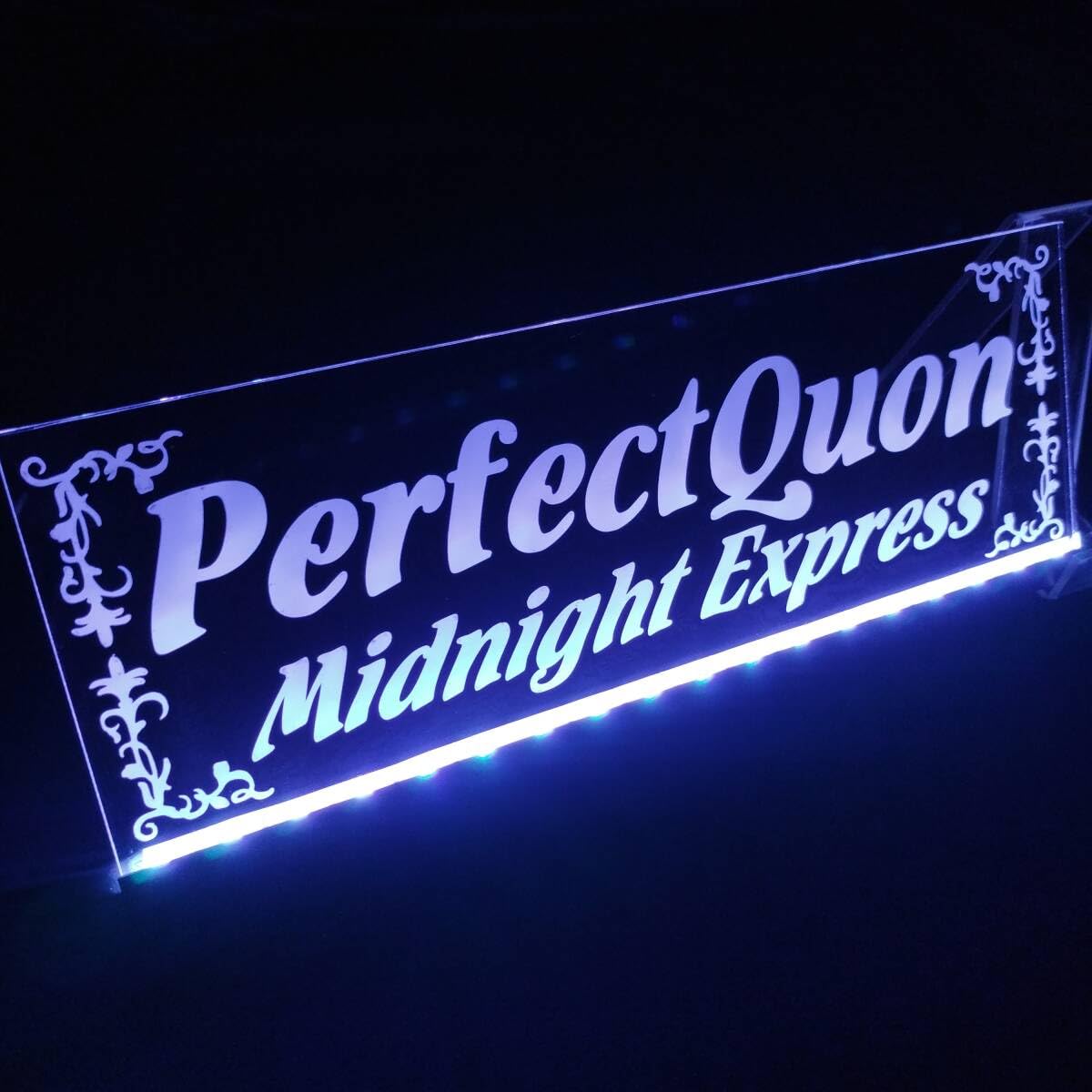 パーフェクトクオン④ UD LEDアクリルプレート トラック アンドン 安全窓 Amazon.co.jp: パーフェクト クオン④ フルカラーLED アクリル