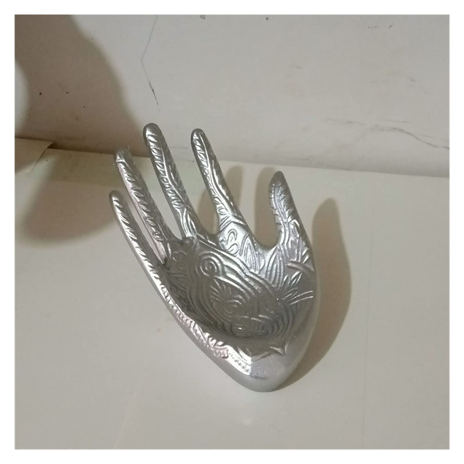 Buy Jewelry dummy display بوذا اليد مجوهرات صحن حلاقة خواتم حامل مجوهرات الدائري صينية الراتنج