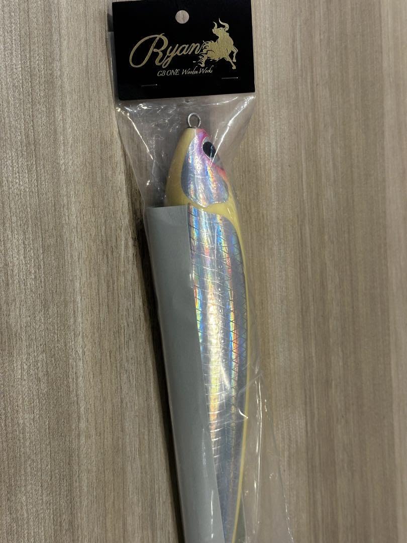 シービーワン ライアン250 グローホワイト/ケイムラ cbone