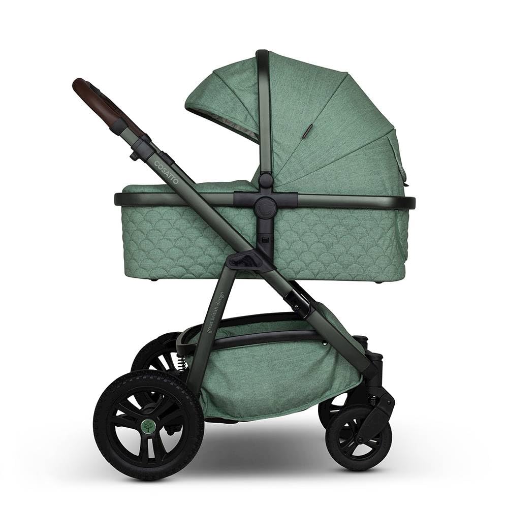 Cosatto Wow 3 Travel System Bundle mit i-Size Babyschale (Meadow) | 3 in 1 Kinderwagen ab Geburt bis 25kg mit Babywanne, drehbarer ISOFIX Basis, Fußsack und Wickelrucksack