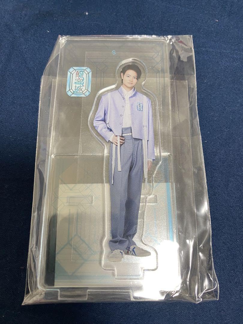 Amazon.co.jp: S龍宮城 アクリルスタンド?制服? : おもちゃ 