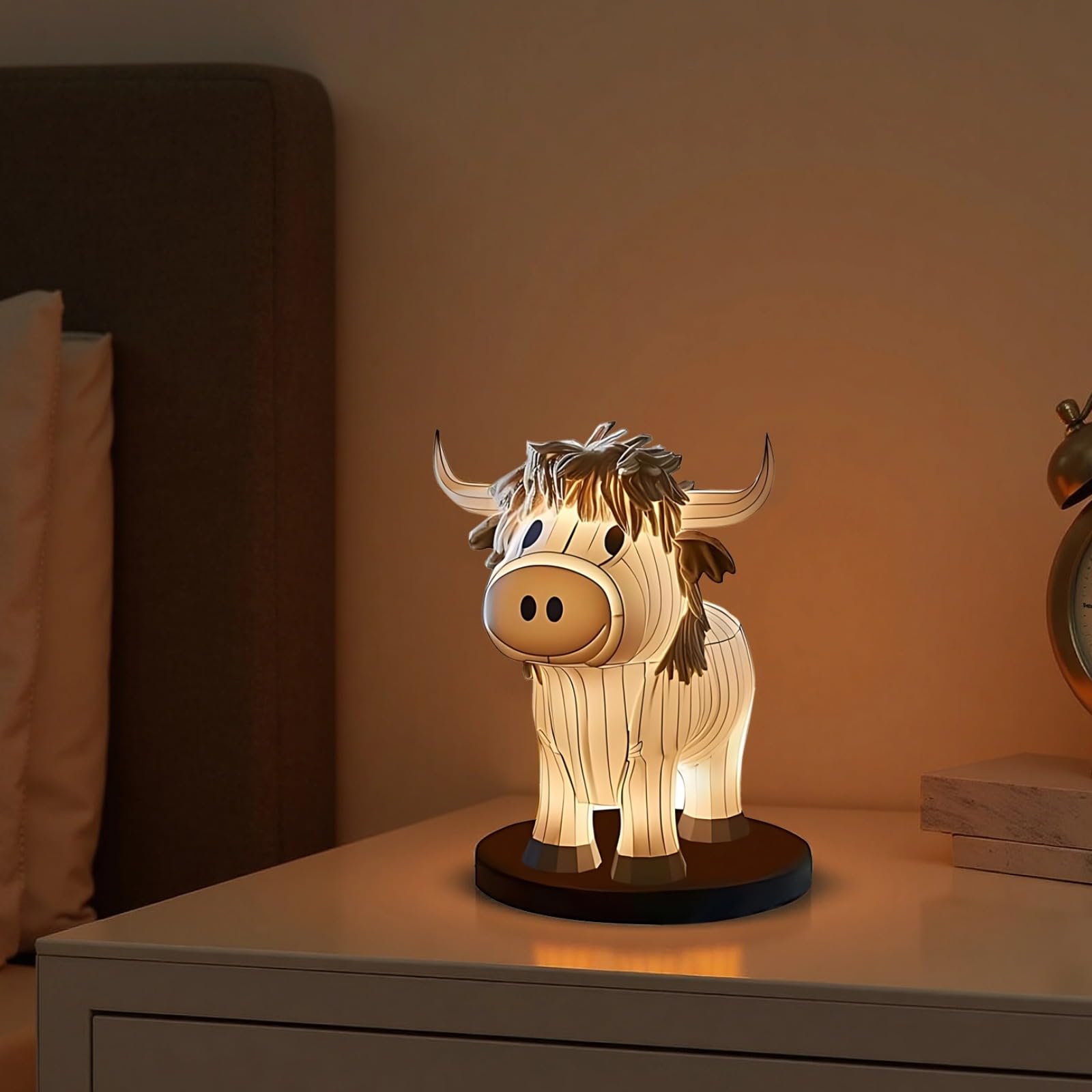 Highland Yak Lampada da tavolo, 6.5 in / 16,5 cm, luce notturna a forma di animale, lampada creativa in resina a forma di mucca, lampada da comodino con luce calda, ricarica USB, accessorio da