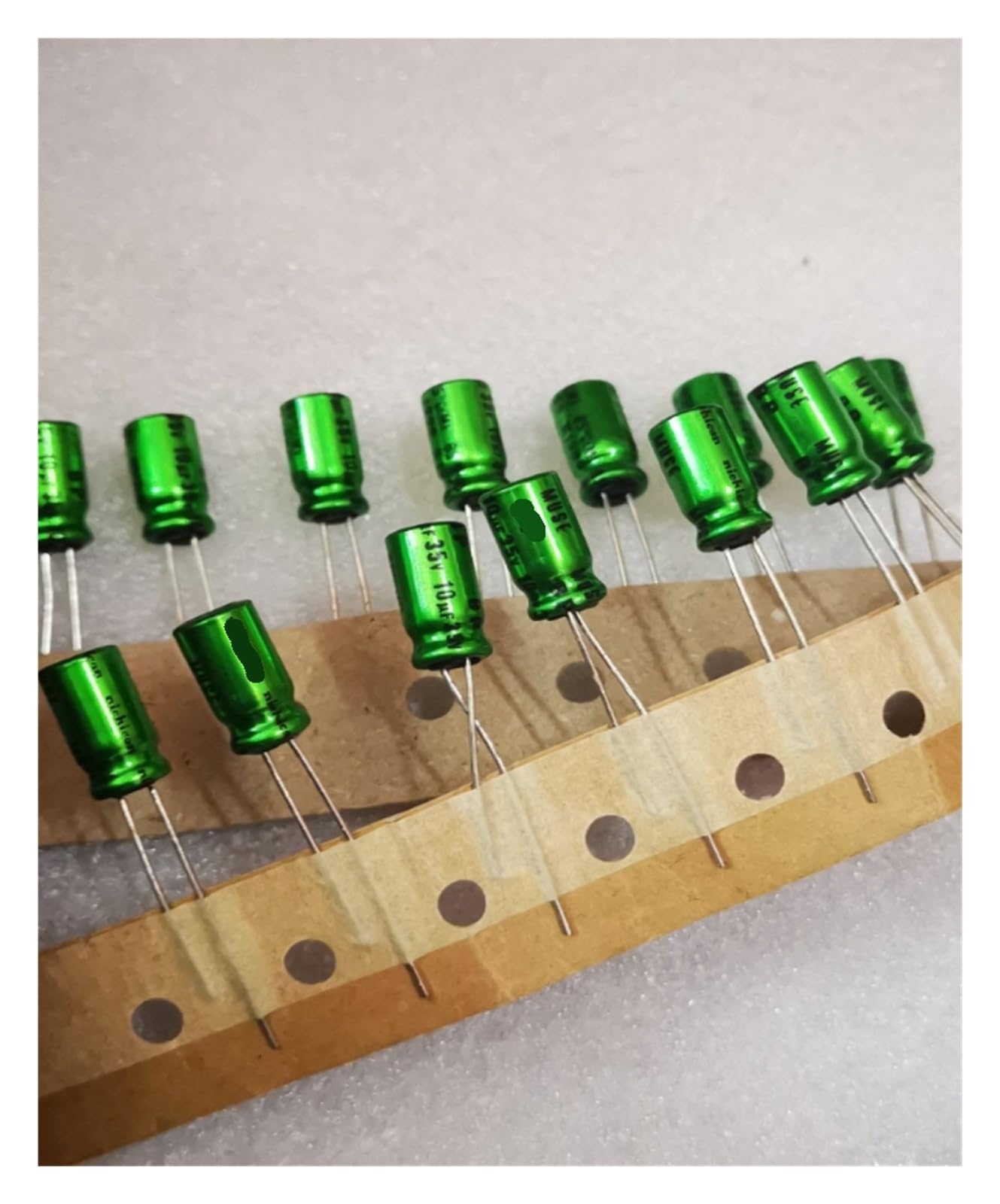 LEOTNNDQ 10PCS 35V10UF/35V audio electrolytic capacitors