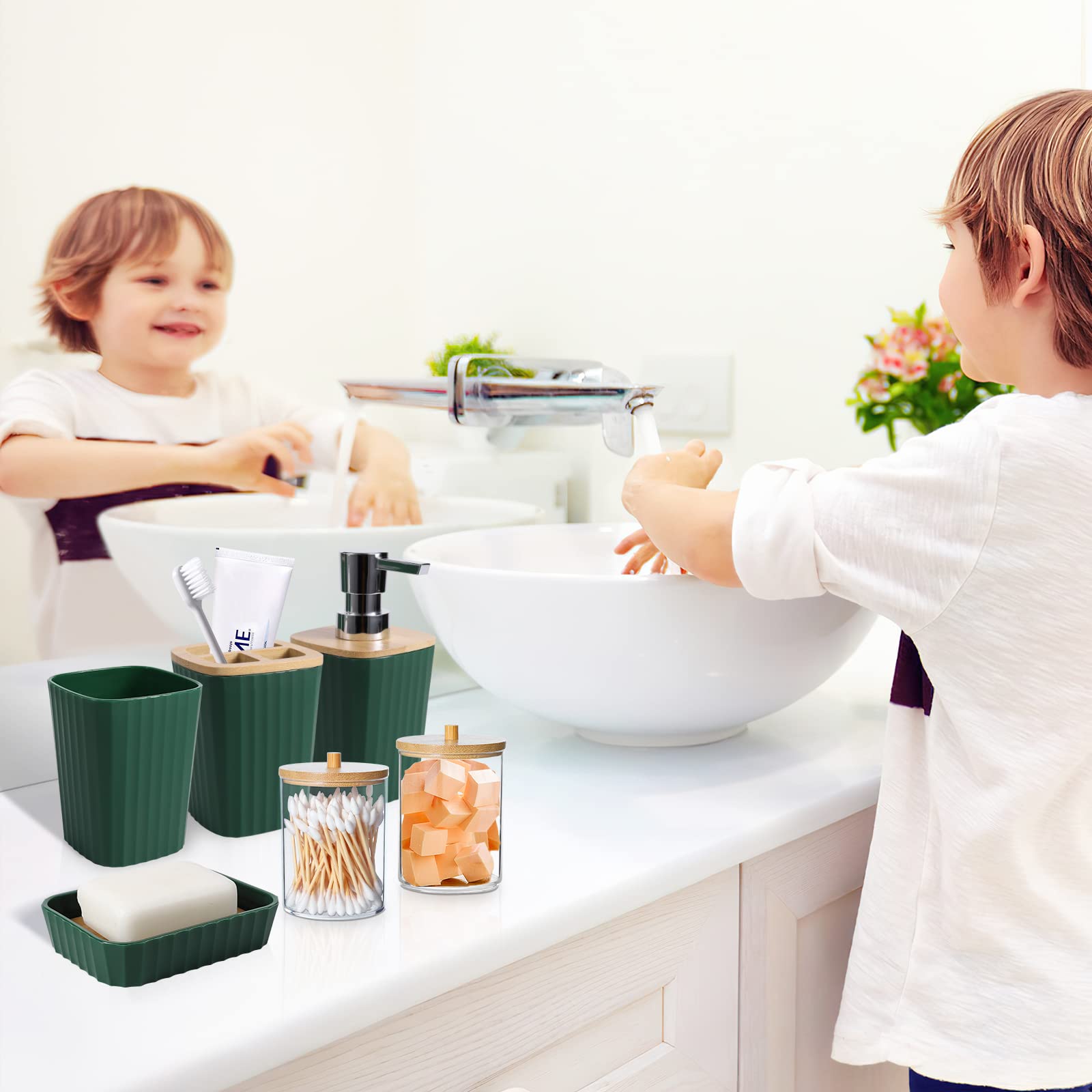 XLHOMO Set di accessori da bagno verde scuro, 9 pezzi verde con cestino, vassoio, dispenser di sapone, portaspazzolino, portaspazzolino, portasapone, scopino per WC e porta Q-tip