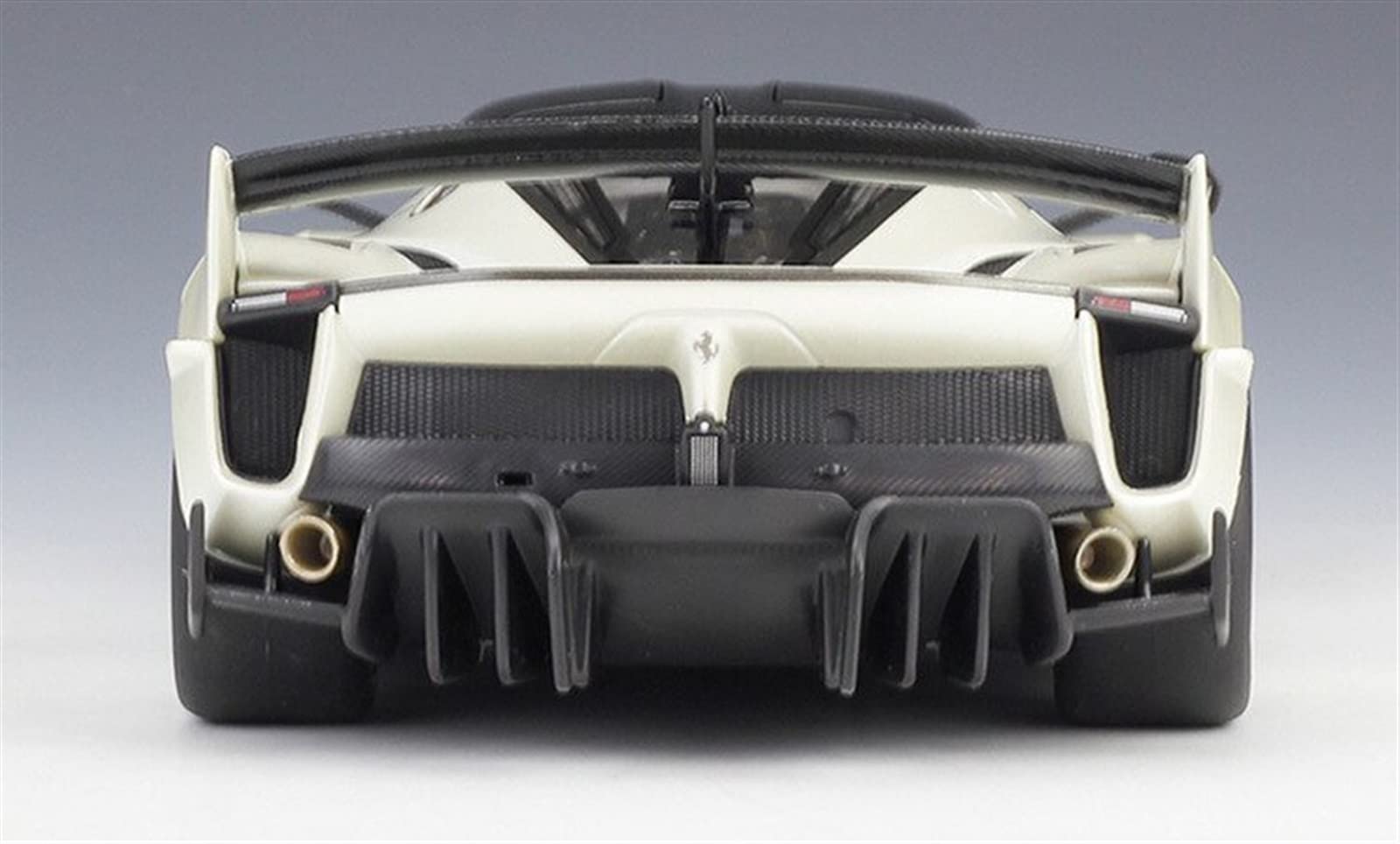 Amazon.co.jp: モデルカーのおもちゃ 1:18 フェラーリ Fxx K Evo