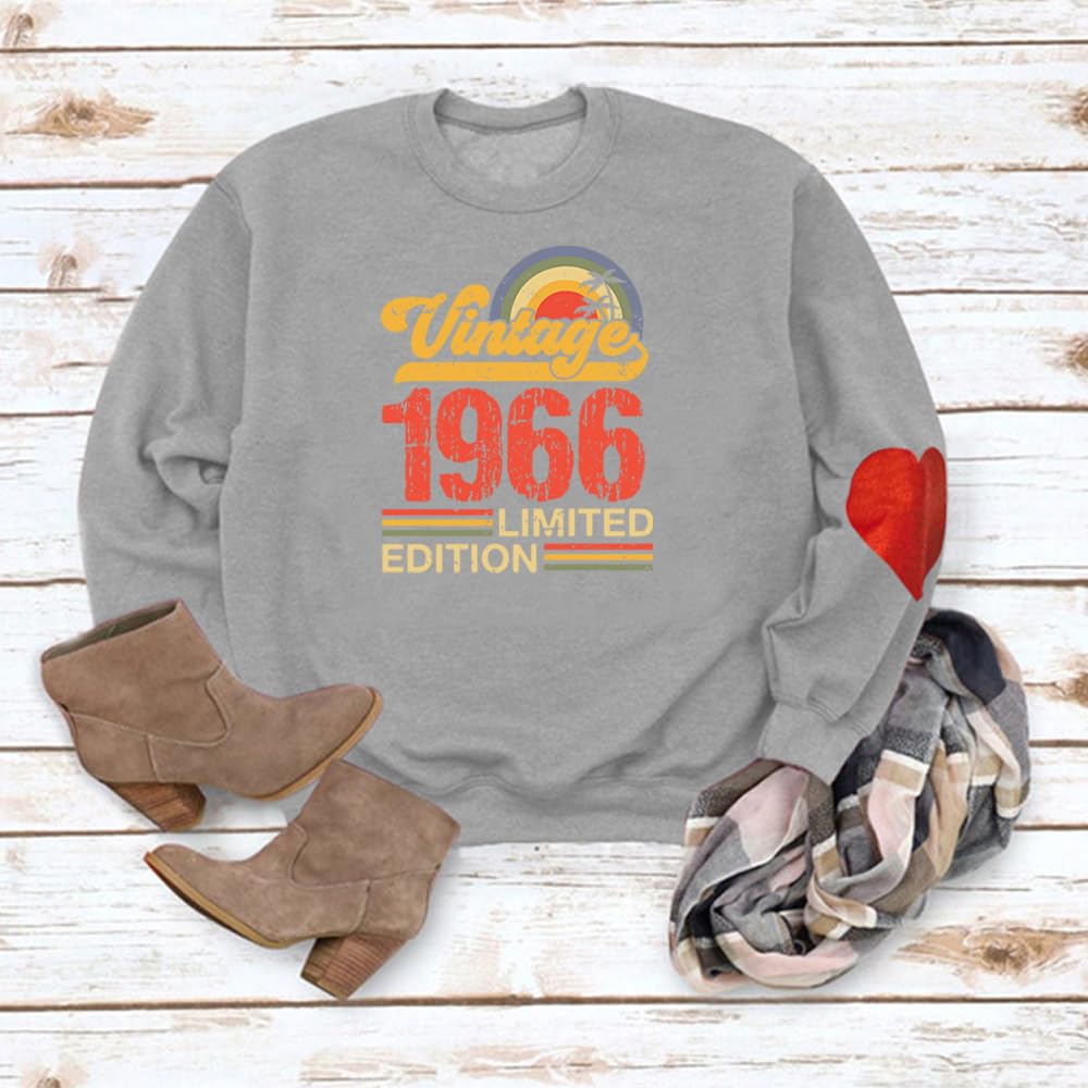 Sweat-shirt vintage 1966 pour femme « Born in 1966 » - Cadeau de 60e anniversaire - Col rond - Manches longues avec cœur rouge