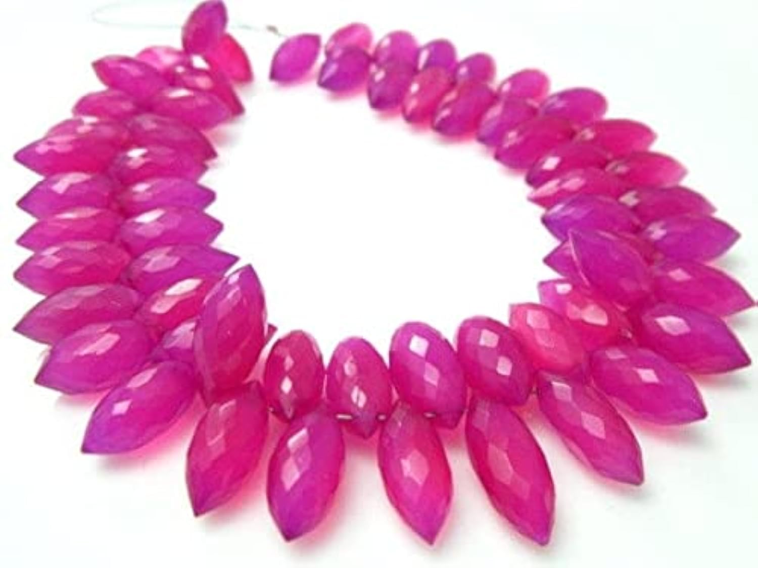 Calcédoine rose en briolette pour confectionner vos bijoux bohèmes de l'été