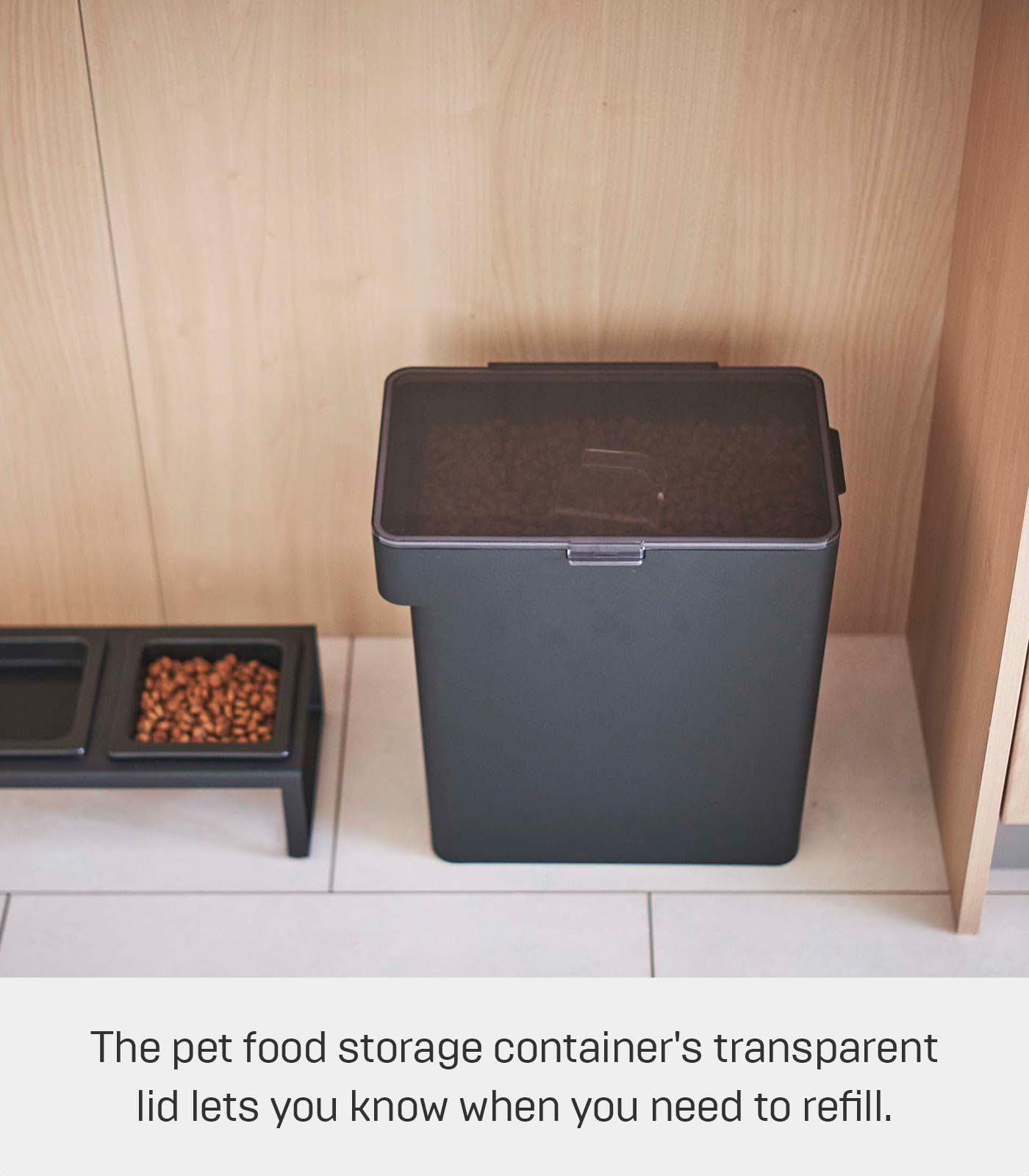 YAMAZAKI Home Tower - Contenedor hermético de almacenamiento de alimentos para mascotas, contenedor de comida para gatos y perros con tapa transparente y asa, grande, plástico ABS, 15 libras, 3.17