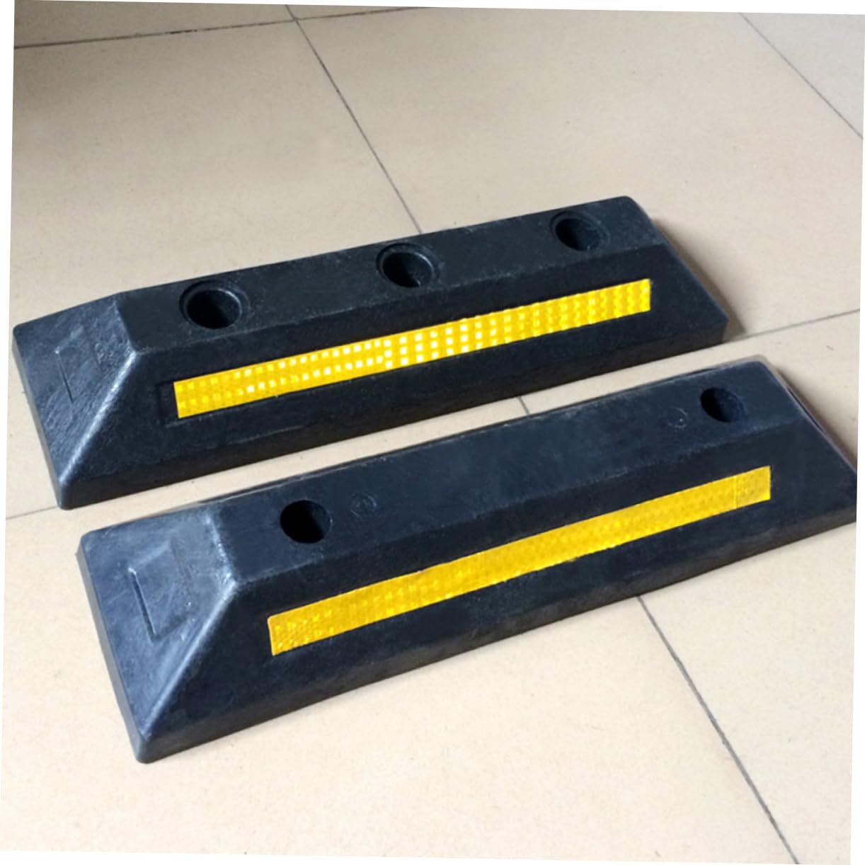 ABOOFAN Stoppkontrolle Reifeneinstellpad Auto-Anti-rutsch-Werkzeug PVC-stoppkontrolle Reifenstopper Mit Schrauben Für Auto LKW Wohnmobil Anhänger Robustes Unterlegkeil Pad