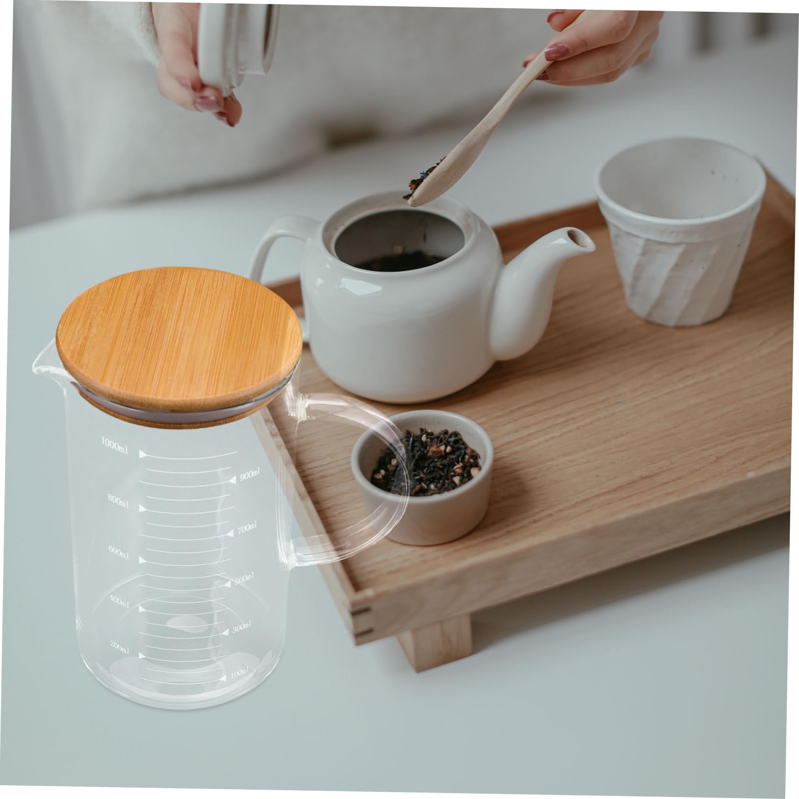 SOLUSTRE Tasse à Café Doseuse en Verre avec Poignée et Couvercle, Capacité 1000 Ml, Design Élégant, Mesures Claires pour Usage Quotidien et Réception