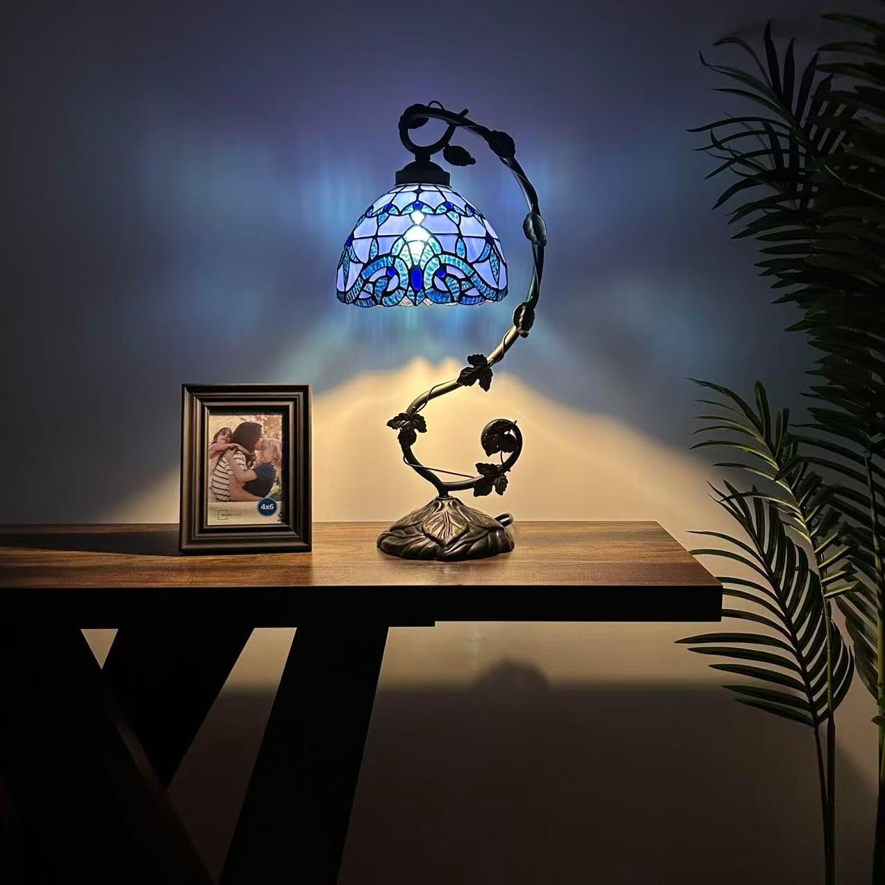 Stained Glass Table Lamp Blue Baroque Style Iron Metal Leaves Bronze Base Included LED Bulb for Living Room Bedroom Bedside 11" W*8" D*21" H