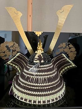 Amazon | 5月人形 兜 屏風 土台付き 1度のみ使用 | 兜飾り | おもちゃ