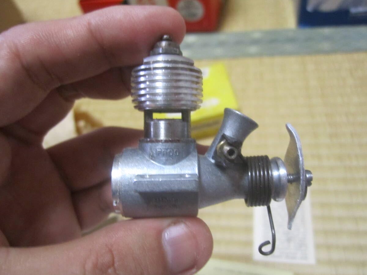 WASP049 グローエンジン（イギリス製） WASP049 グローエンジン（イギリス製） - メルカリ