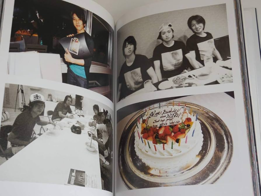 Amazon.co.jp: ARASHI IS ALIVE! (CD付き)嵐5大ドームツアー写真集 Amazon.co.jp: ARASHI IS ALIVE! (CD付き)嵐5大ドームツアー写真集