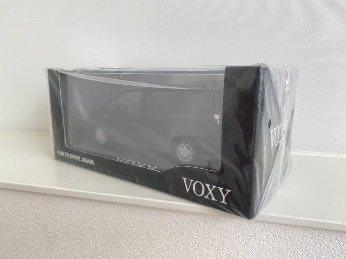非売品 80系 後期 ヴォクシー 202 ブラック カラーサンプルミニカー Amazon | 1/30 ミニカー ヴォクシー 80 VOXY ZS 前期 カラー