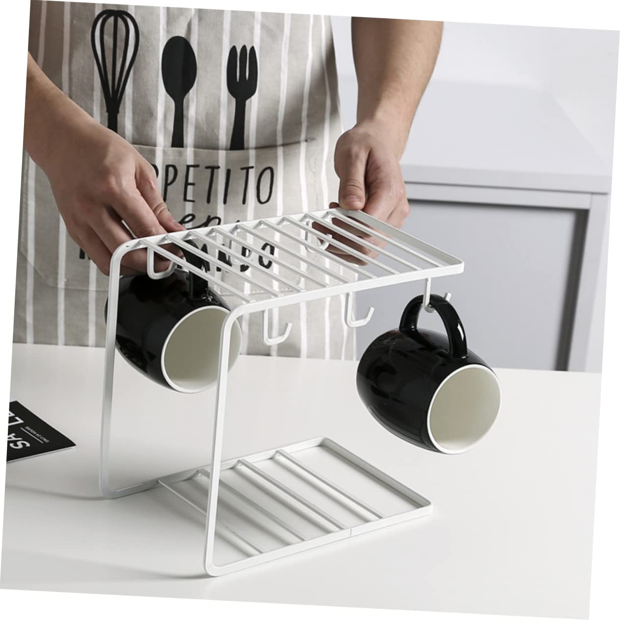 Unomor 1Pc Iron Art Mug Holder Stand for Home Restaurant Kitchen Stylish Storage Rack for Mugs Plates Cups Random Color Design for Organized Spaces