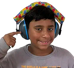 Abafador de Ruídos Autismo Slim, Protetor Auricular com Padrão Puzzle Colorido, 18dB, Forro Removível e Lavável, para Autistas e Sensibilidade Sensorial