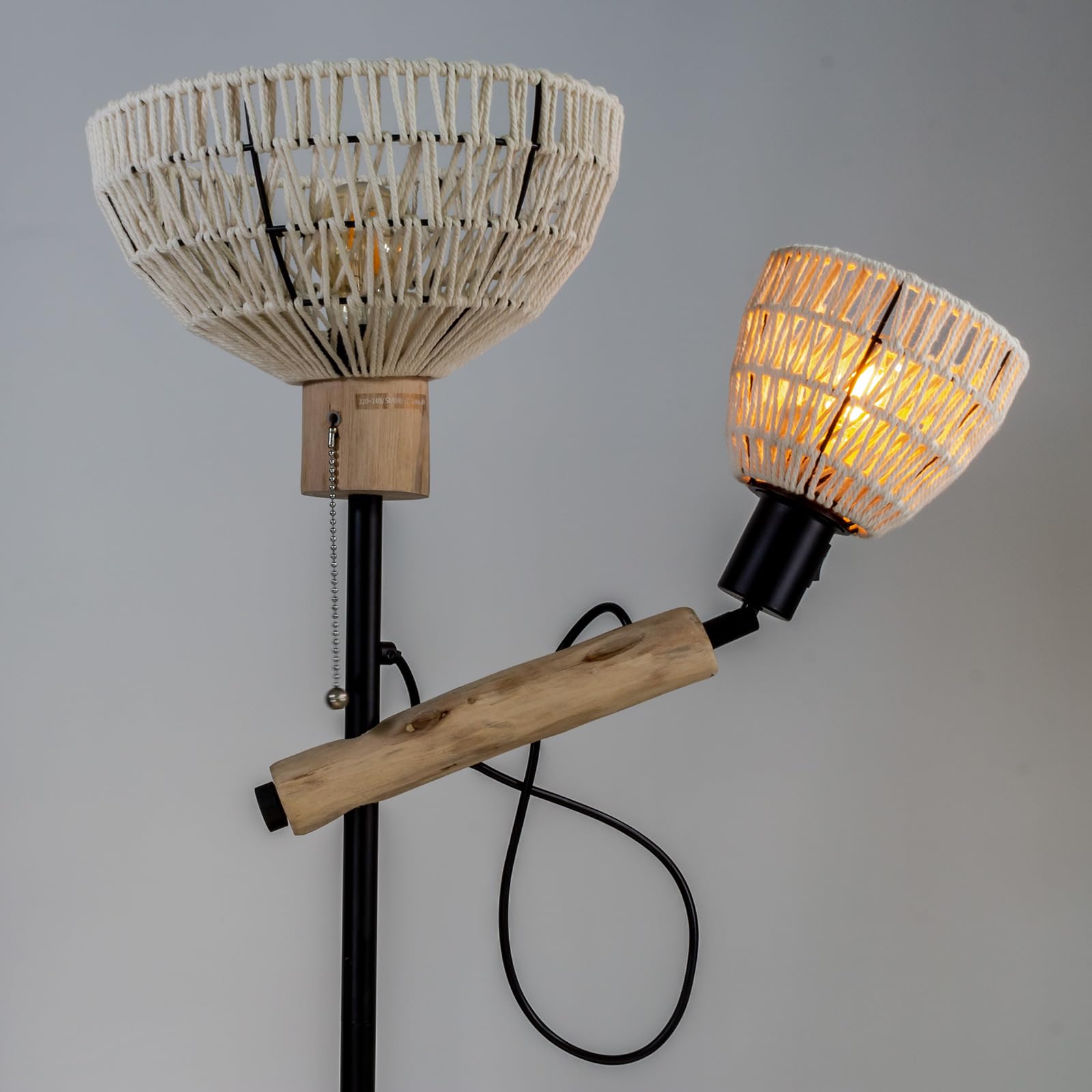 Stehlampe mit 2 Schirmen, Boho-Industrial Design, 163 cm | Metall-Holz-Kombination, Praktischer Schalter, Ohne Glühbirnen, Für Wohnzimmer