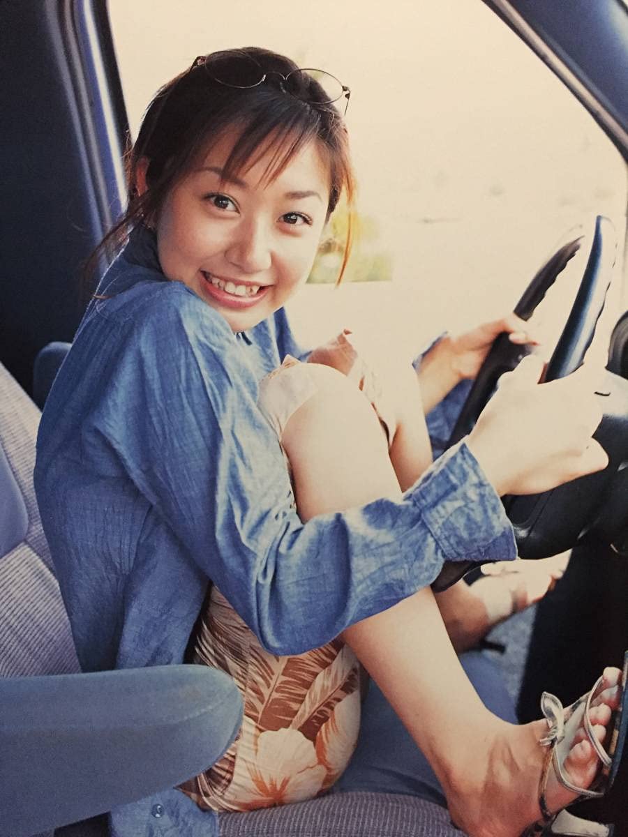 Amazon.co.jp: 古本 帯あり 写真集 big wave 森本さやか 撮影:小池