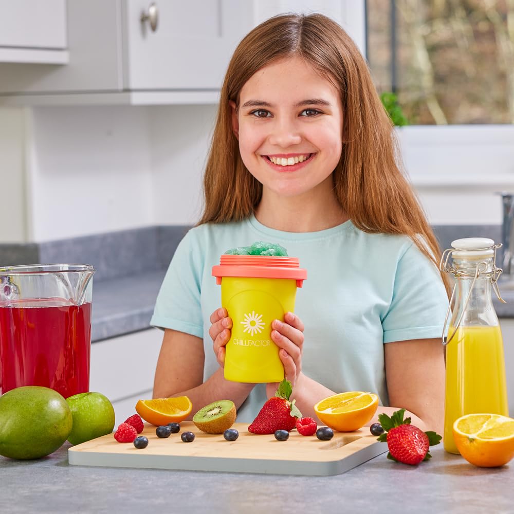 Chillfactor CO07950 Frutta della Passione: Macchina di Granizzazione con Bicchiere Riutilizzabile e Cannuccia Inclusa, Bandai