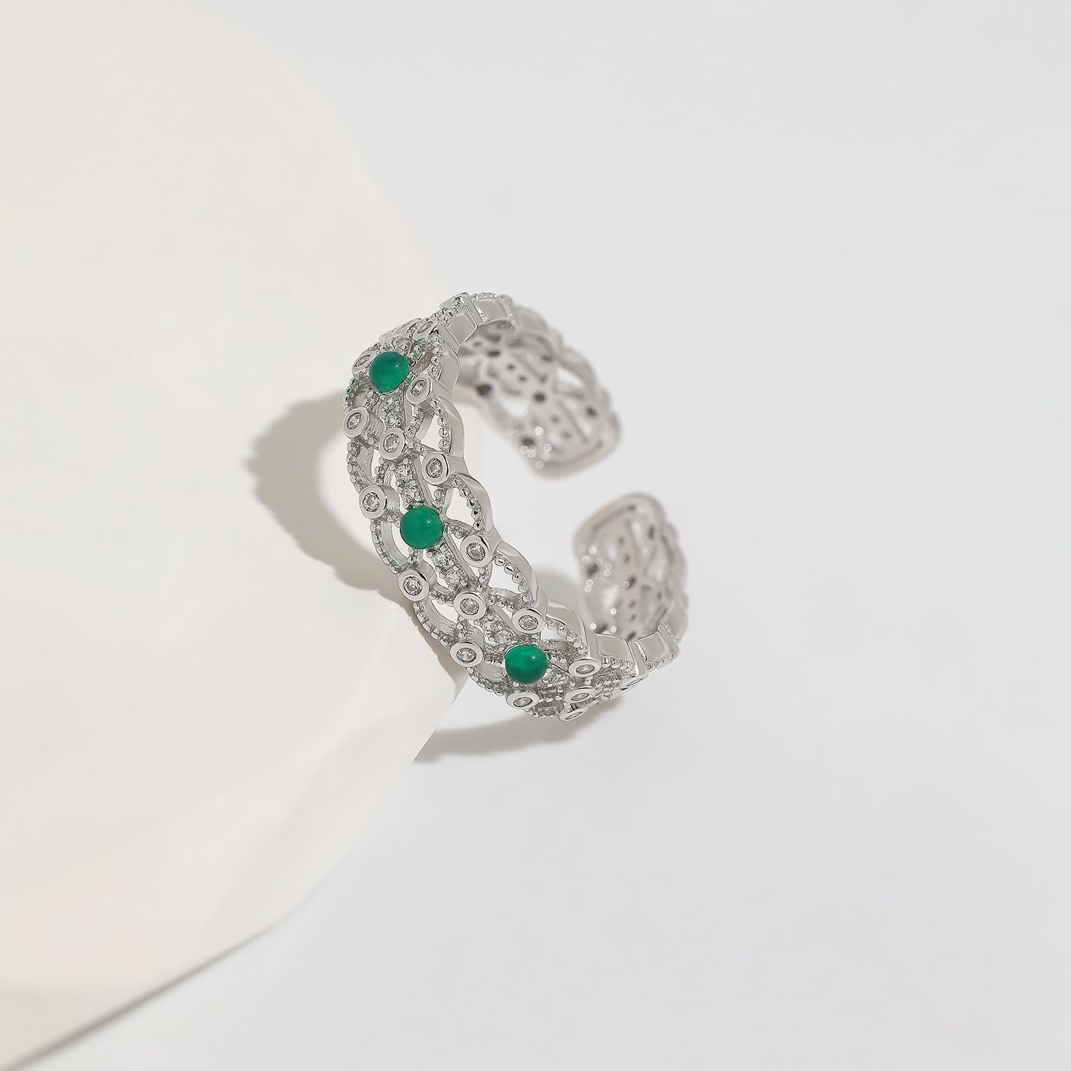 Meissa Anelli in Argento Sterling per Donne, Design Vintage con Tocco Lace e Feitsui Verde, Anelli Spessi Regolabili, Gioiello di Lusso con Scatola Regalo, Argenteo