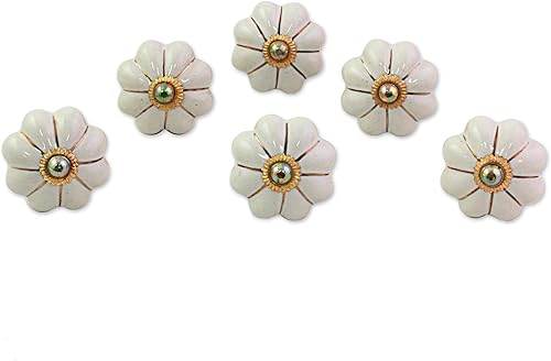 NOVICA Pomos decorativos florales de cerámica blanca para armario (juego de 6, tornillos incluidos)