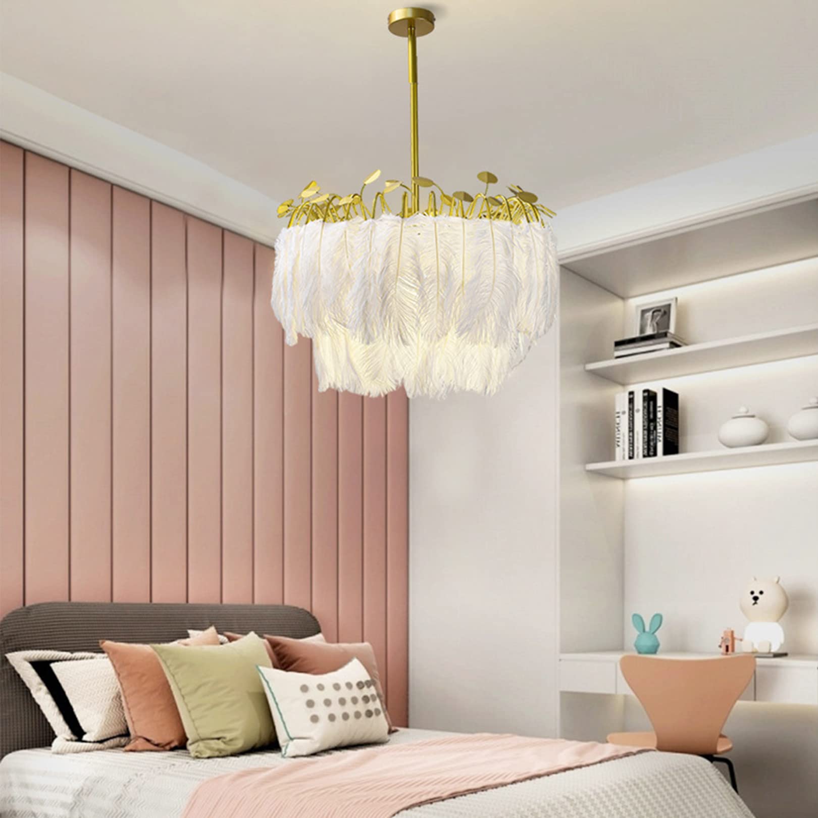 Lustre à Plumes Doré : Suspension Design pour Chambre de Fille et Couloir