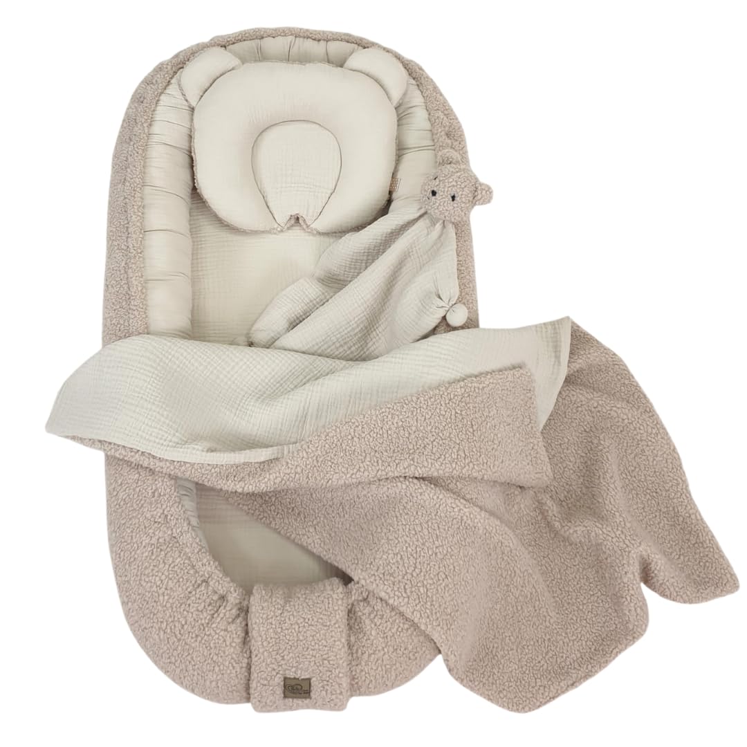 WIKLINOPOL Set Babynest Beige – Baby Nest para recién nacido, nido & cocoon con cojín Bärchen, manta & dou dou – Canastilla bebé transpirable de muselina & peluche Teddy