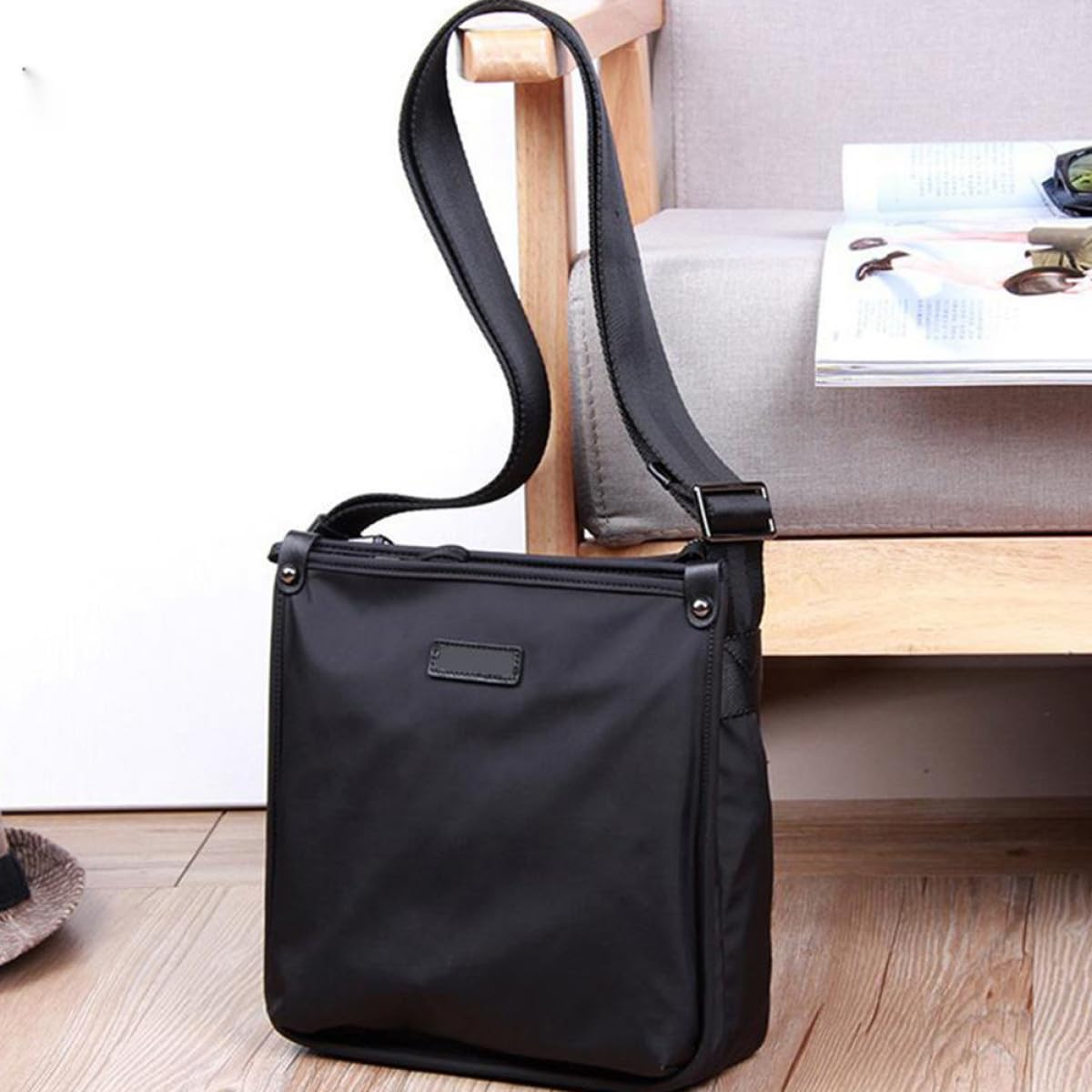 Baluue Bolso Bandolera Multifunción para Hombre, Tamaño Mediano en Tela Oxford Negra, Cinturón Ajustable y Cremallera, Adecuado para Viajes, Uso Diario y Almacenar Pañuelos y