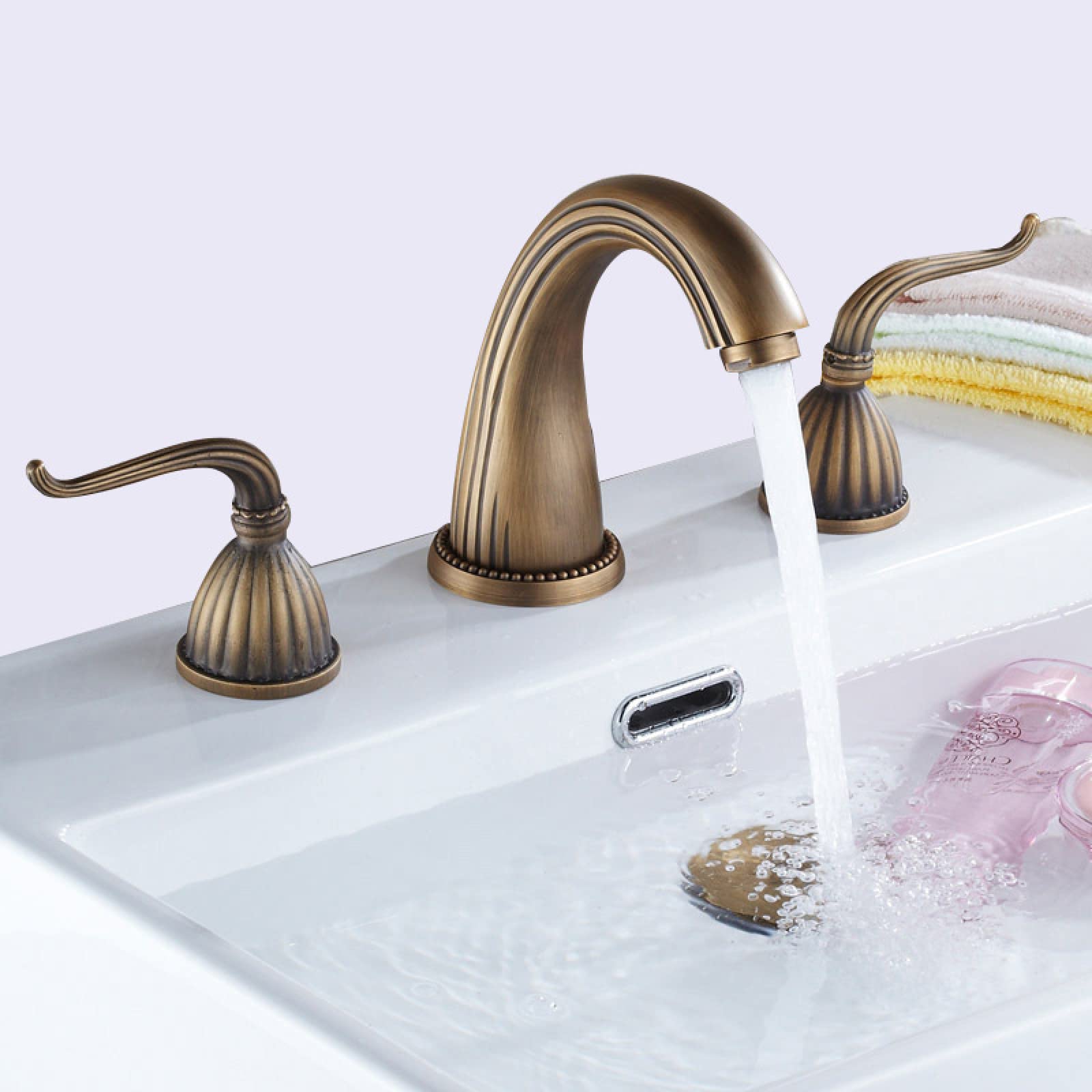 Robinet de lavabo rétro en laiton massif noir pour salle de bain chic
