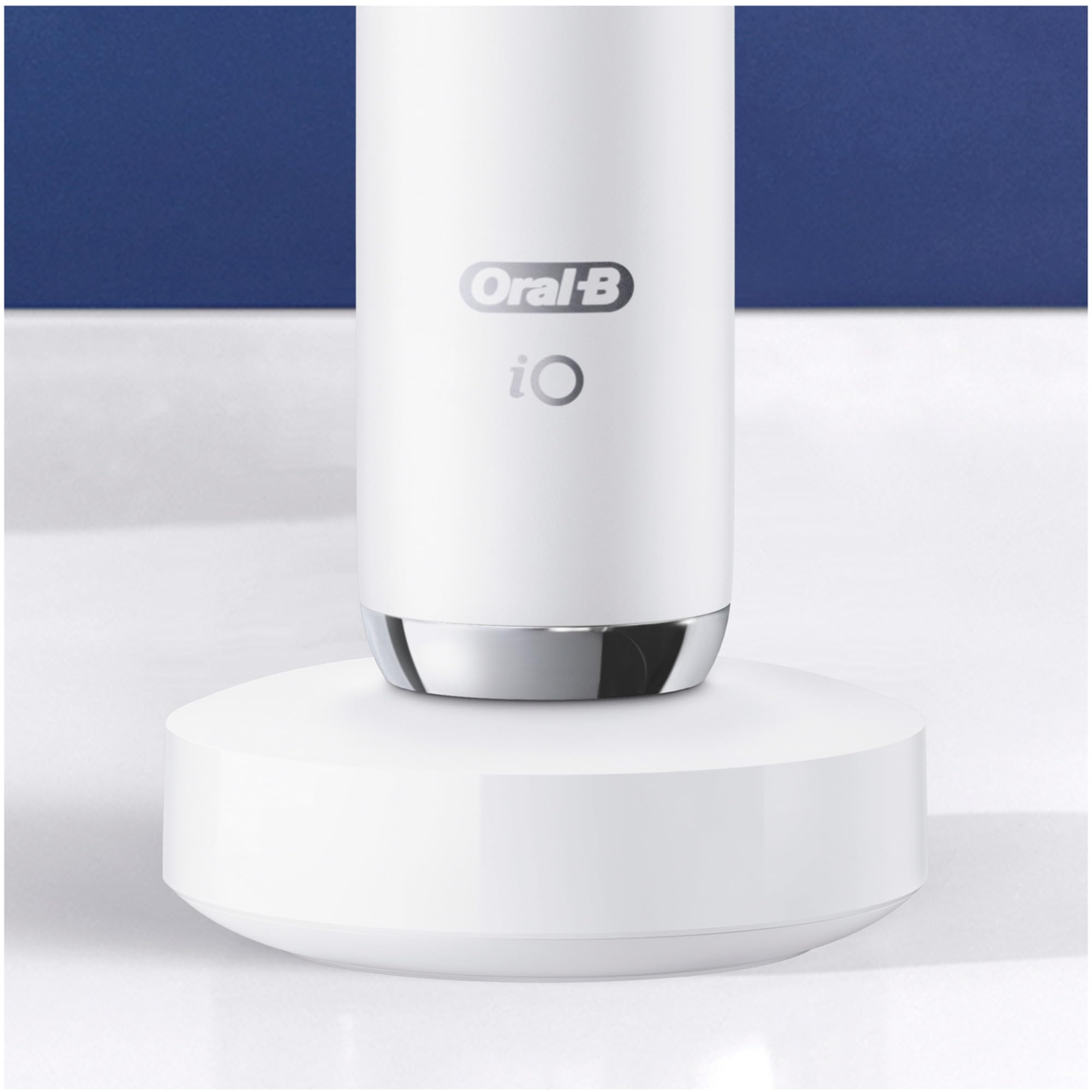 Oral-B iO Series 9 Brosse à dents électrique, 2 brossettes, 7 modes de brossage, soin des dents, écran couleur, étui de voyage, albâtre blanc