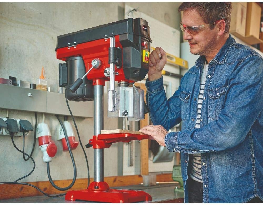 Einhell Säulenbohrmaschine TE-BD 550 E (550 Watt, stufen-/werkzeuglose Drehzahlregulierung, LCD Anzeige, Qualitäts-Schnellspannbohrfutter, Einstellbarer Tiefenanschlag)