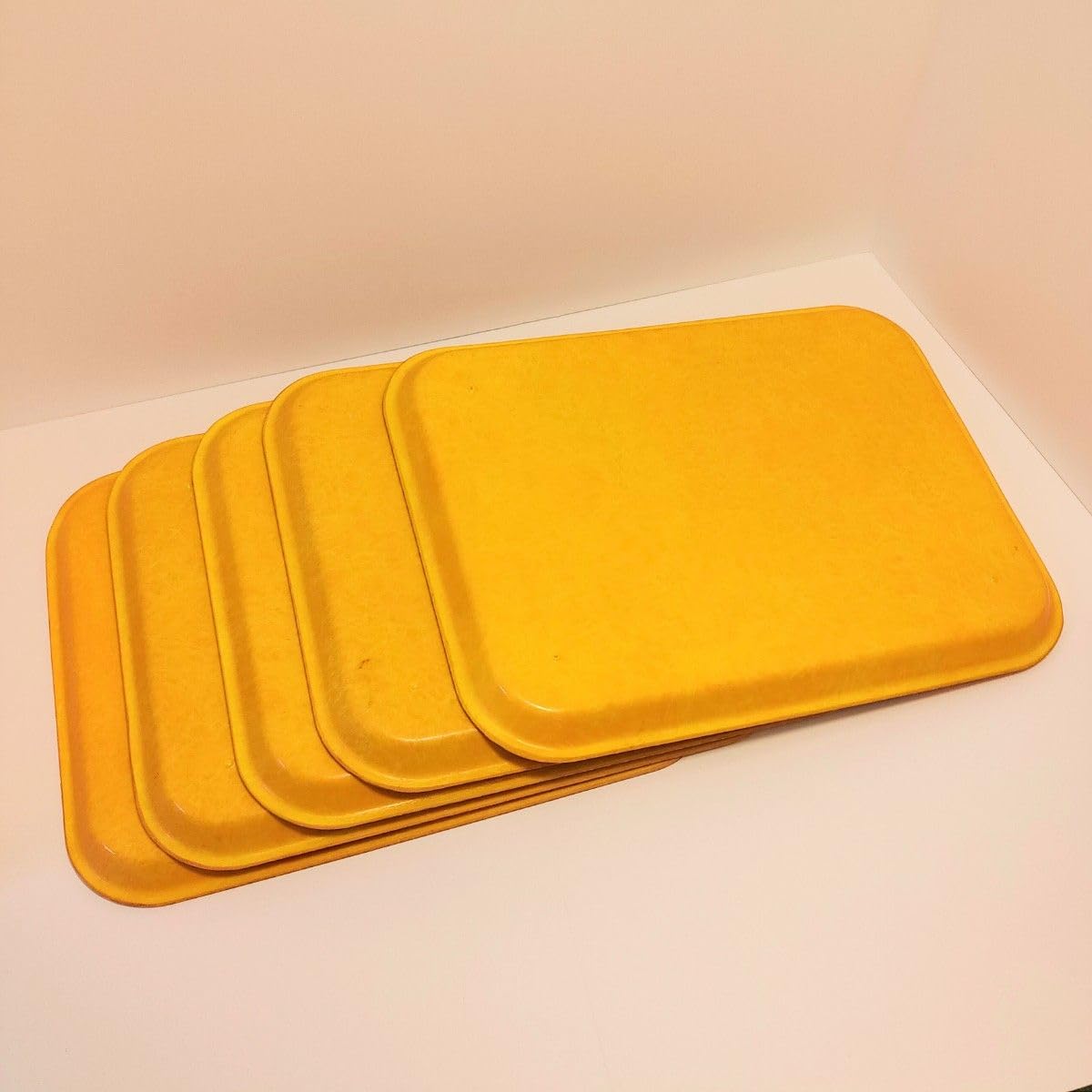 非売品 ミスタードーナツ 店舗用トレイ 70年代〜80年代 昭和レトロ 4枚組 Amazon.co.jp: ミスタードーナツ 店舗用トレイ 70年代ー80年代