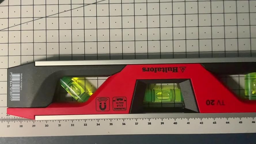 Niveau Torpedo 20 Cm I Hultafors I Niveau Magnétique à 3 Flacons 45° / 90° / 180° I Fabriqué Au Sein De L'UE I Ultra-solide Et Adapté à De Nombreuses Mesures I 401853