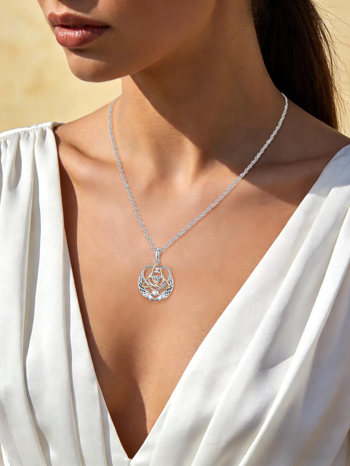 KINGWHYTE Claddagh Halskette, 925 Sterling Silber keltischem Knoten Kette für Damen Algerischer Liebesknoten Anhänger Irisch Trinity Schmuck Geschenke für Frauen Damen Mädchen
