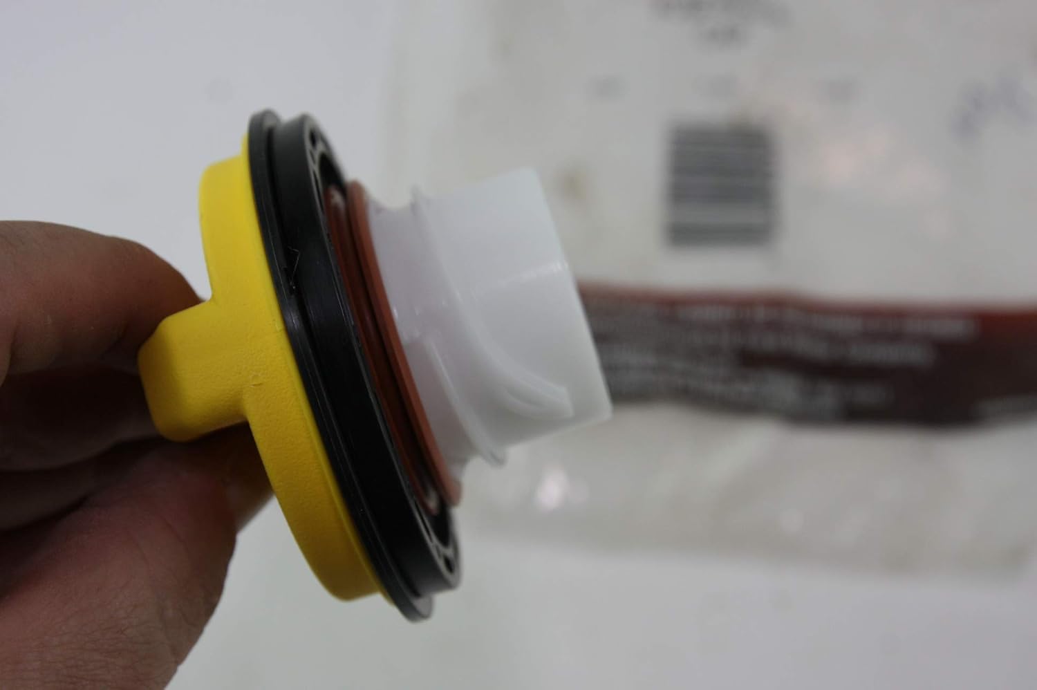 Motorcraft FUEL W/TETH CAP