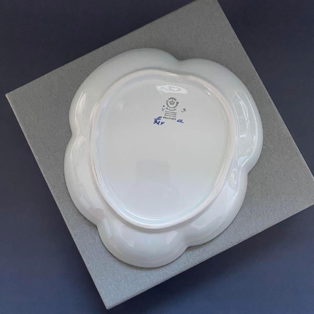 ロイヤルコペンハーゲン トランクェーバーディッシュ 19.5cmロイヤル