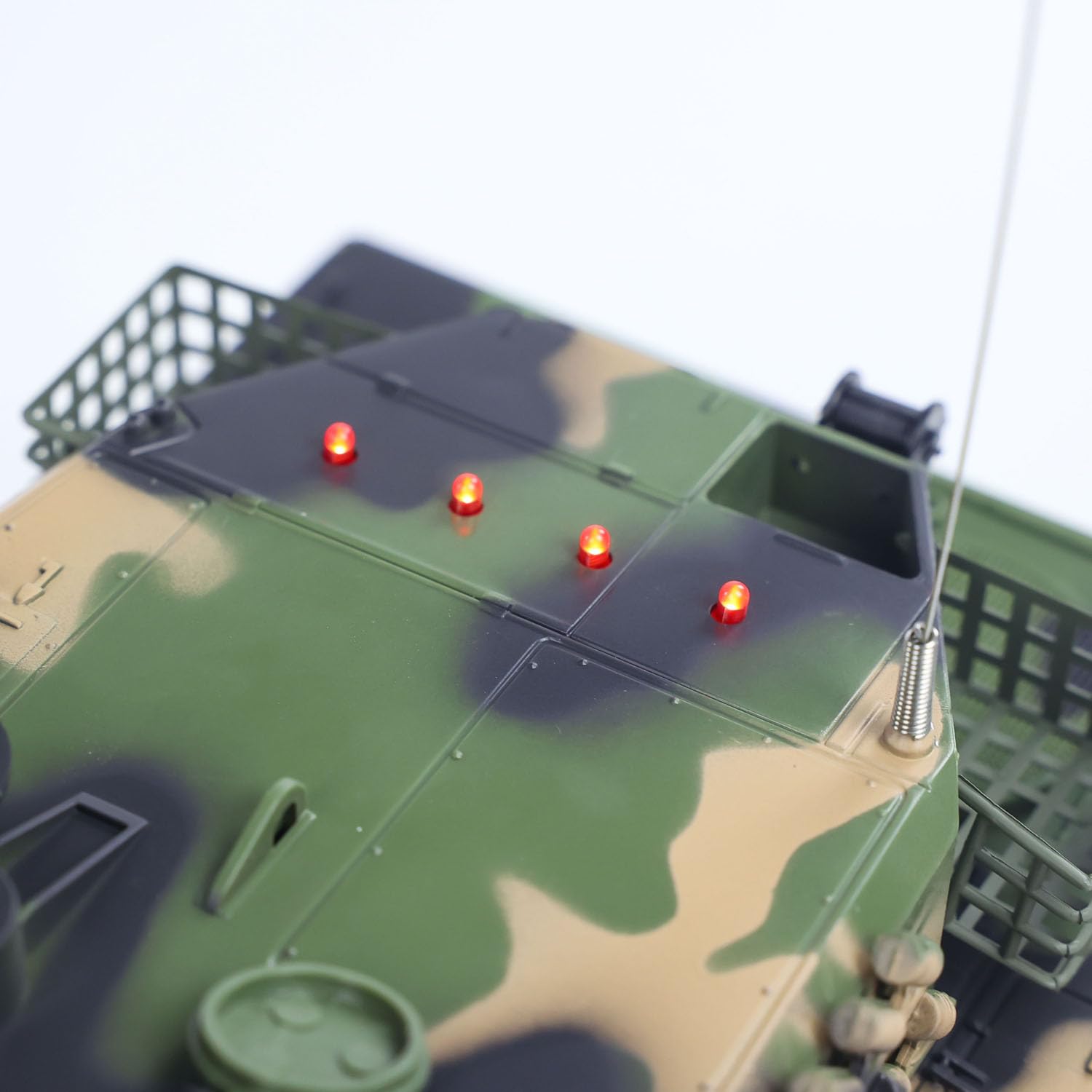 Henglong 3809 2.4GHz 1/24 RC Panzer Leopard 2 A5 Fernbedienung Schießen Schießeffekte Infrarot Kampfspray Wasser simuliert Licht Sound Hobby Grade Modell
