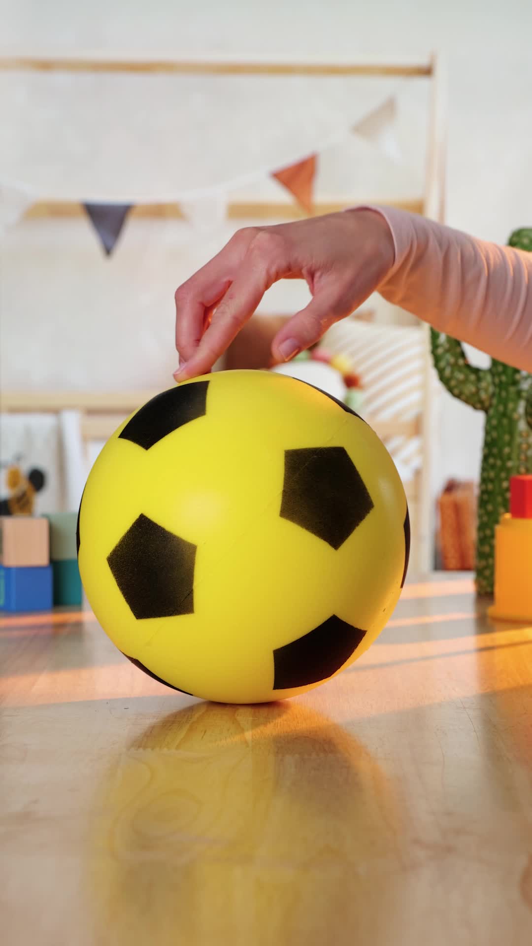 Alldoro Ballon Mousse Football 20 Cm – 153 G, Jaune, Pour Enfants Dès 18 Mois – Jouet Souple Et Léger