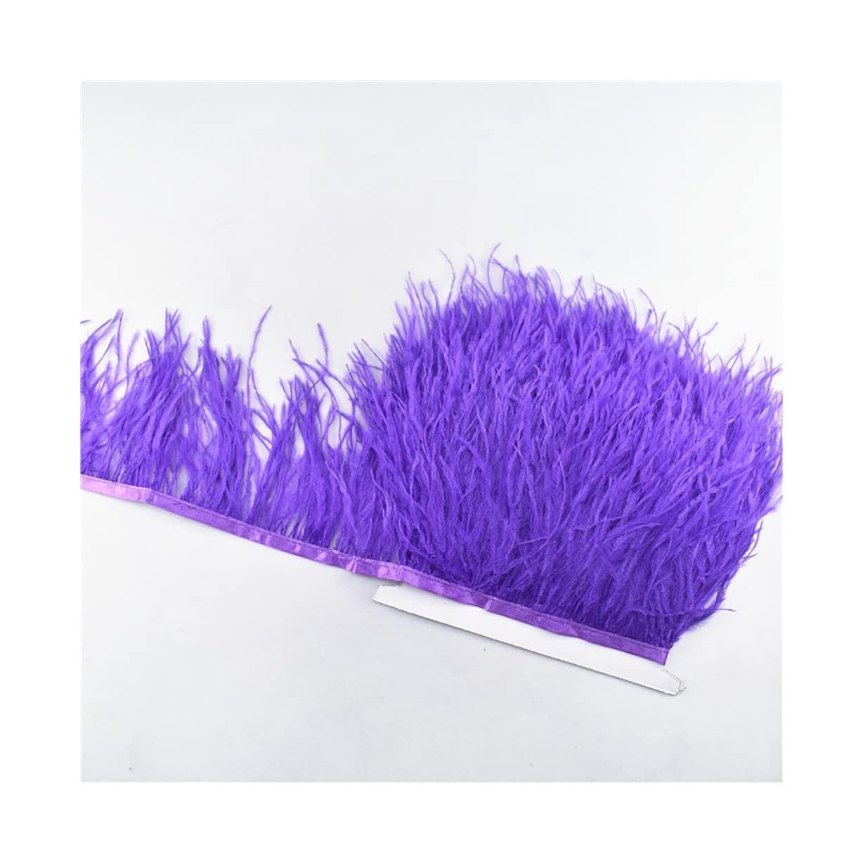 Plumes d'autruche DIY pour créer des bijoux uniques et customiser vos vêtements de fête