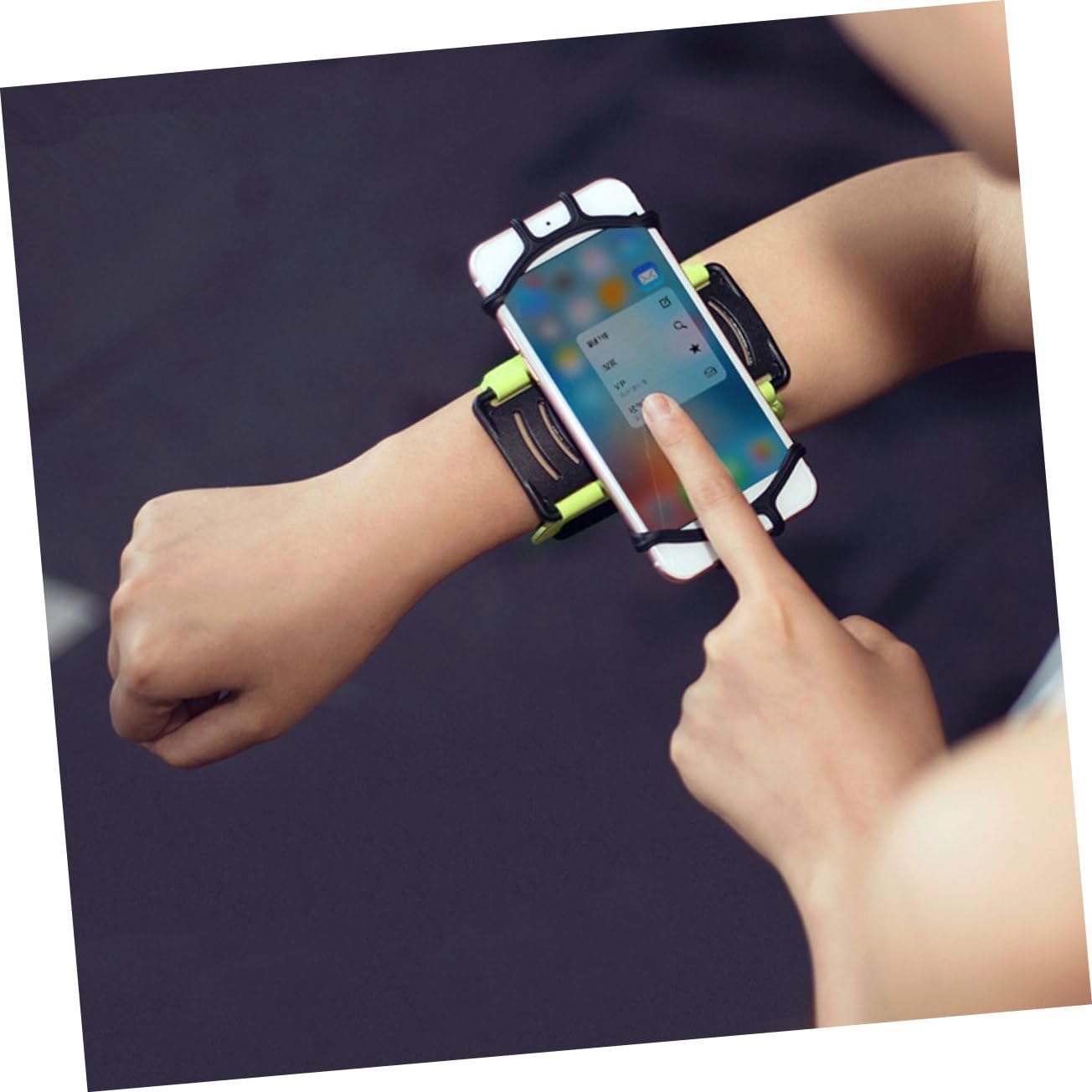 Angoily 2stücke Drehbarer Armband Handyhalter Für Sport Jogging Und Laufen Elastisches Material Einfacher Zugriff Smartphone Farblich Zufällig